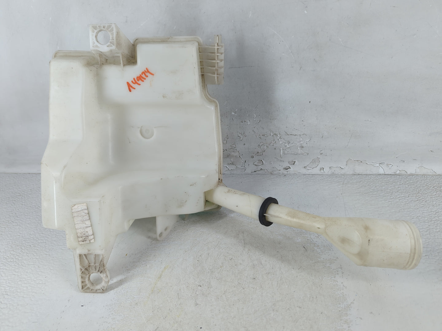 2012-2018 Ford Focus Windshield Washer Fluid Reservoir Bottle Oem - Oemusedautoparts1.com