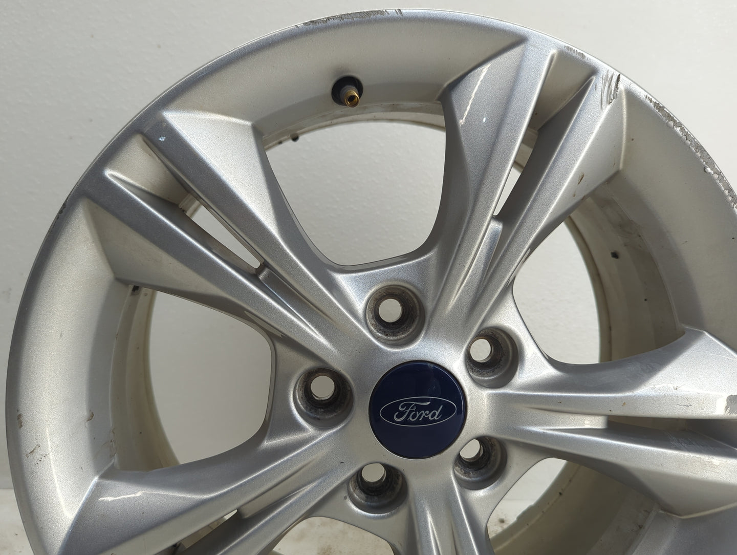 2012-2018 Ford Focus Oem Wheel Rim - Oemusedautoparts1.com