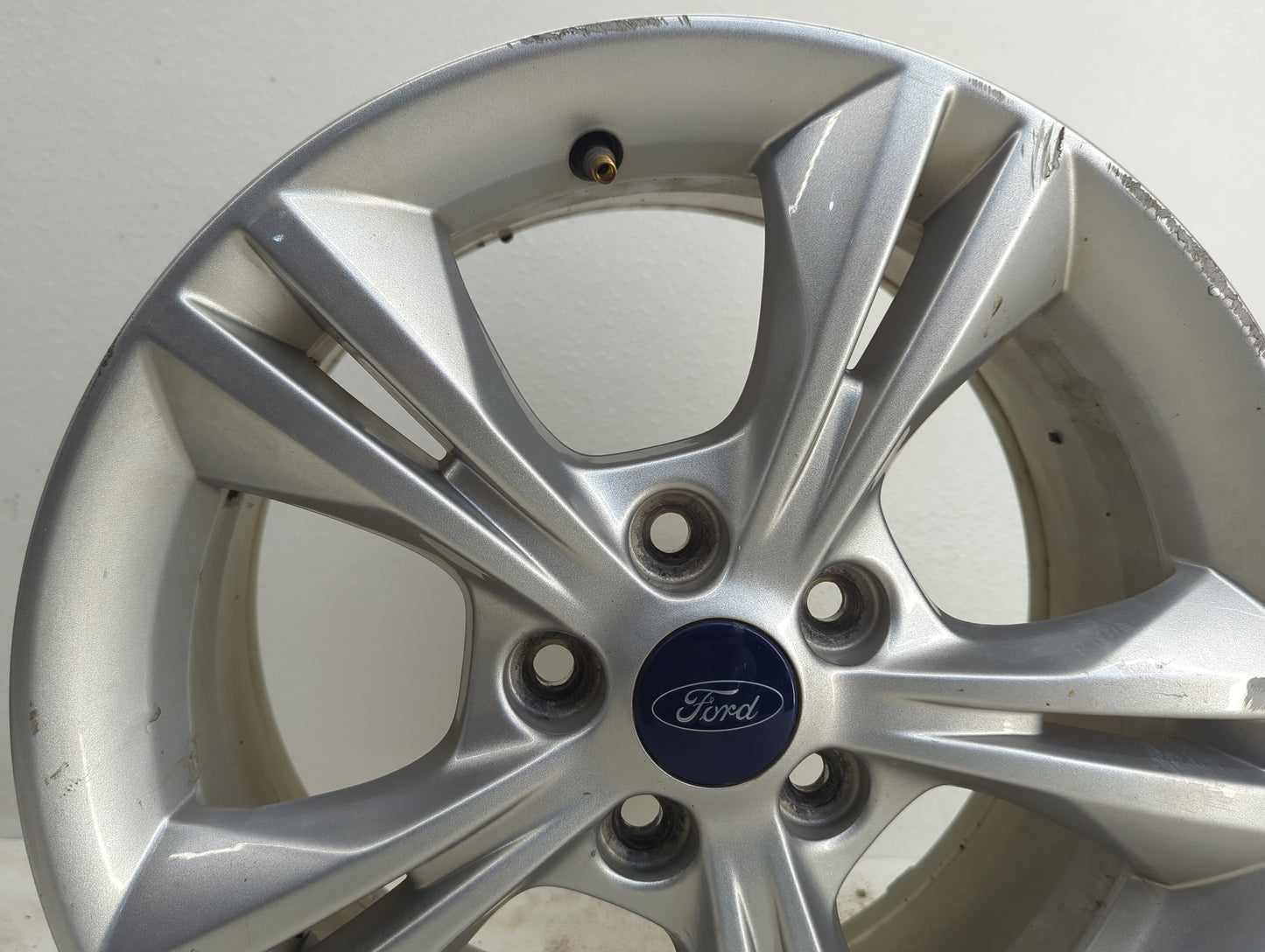 2012-2018 Ford Focus Oem Wheel Rim - Oemusedautoparts1.com