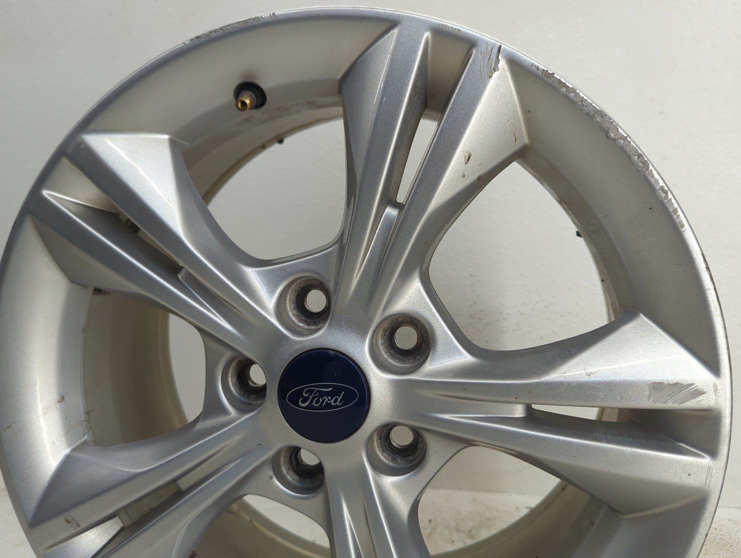 2012-2018 Ford Focus Oem Wheel Rim - Oemusedautoparts1.com