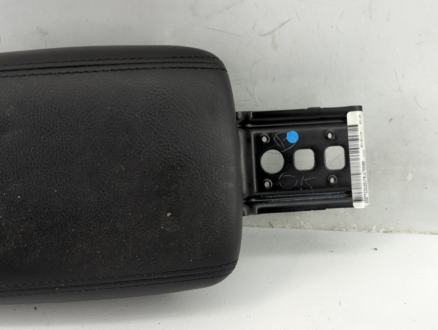 2012-2014 Ford Focus Center Console Armrest Cover Lid P/N:1795488 Fits Fits 2012 2013 2014 OEM Used Auto Parts - Oemusedauto