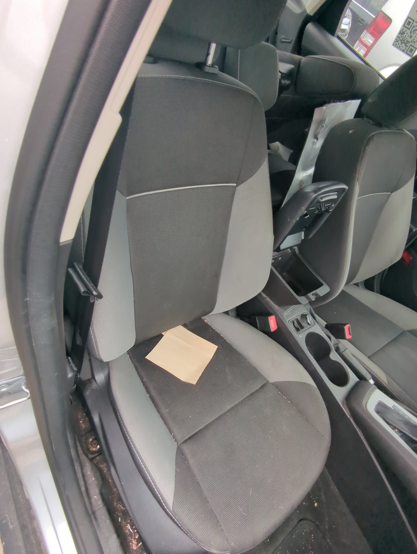 2013-2014 Ford Focus Passenger Front Seat Oem - Oemusedautoparts1.com