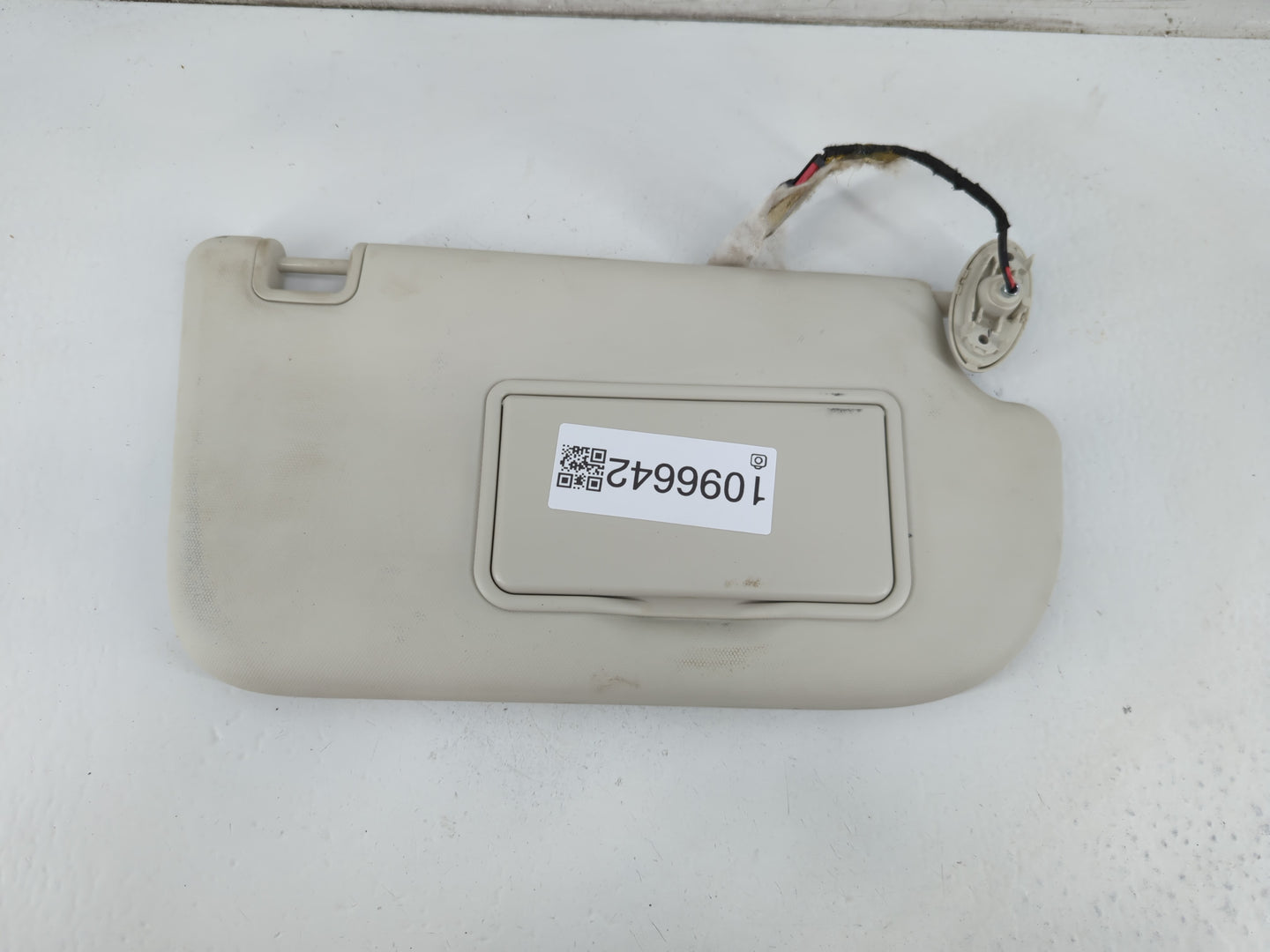 2013-2018 Ford Focus Sun Visor Shade Replacement Passenger Right Mirror Fits Fits 2013 2014 2015 2016 2017 2018 OEM Used Aut