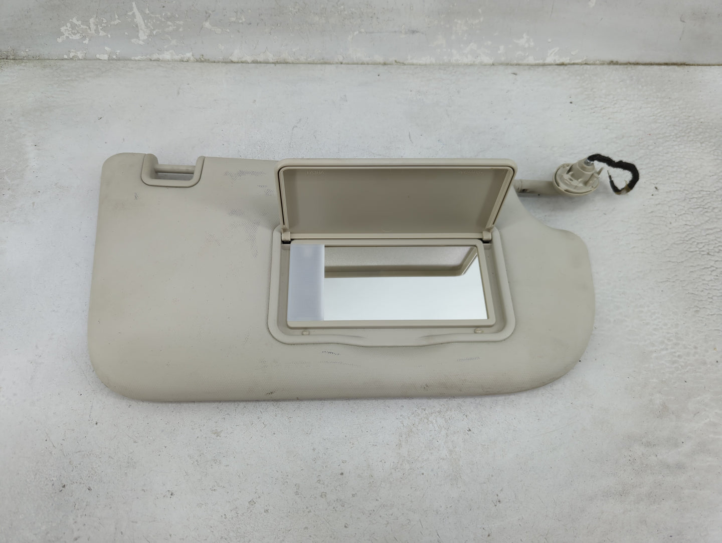 2013-2018 Ford Focus Sun Visor Shade Replacement Passenger Right Mirror Fits Fits 2013 2014 2015 2016 2017 2018 OEM Used Aut