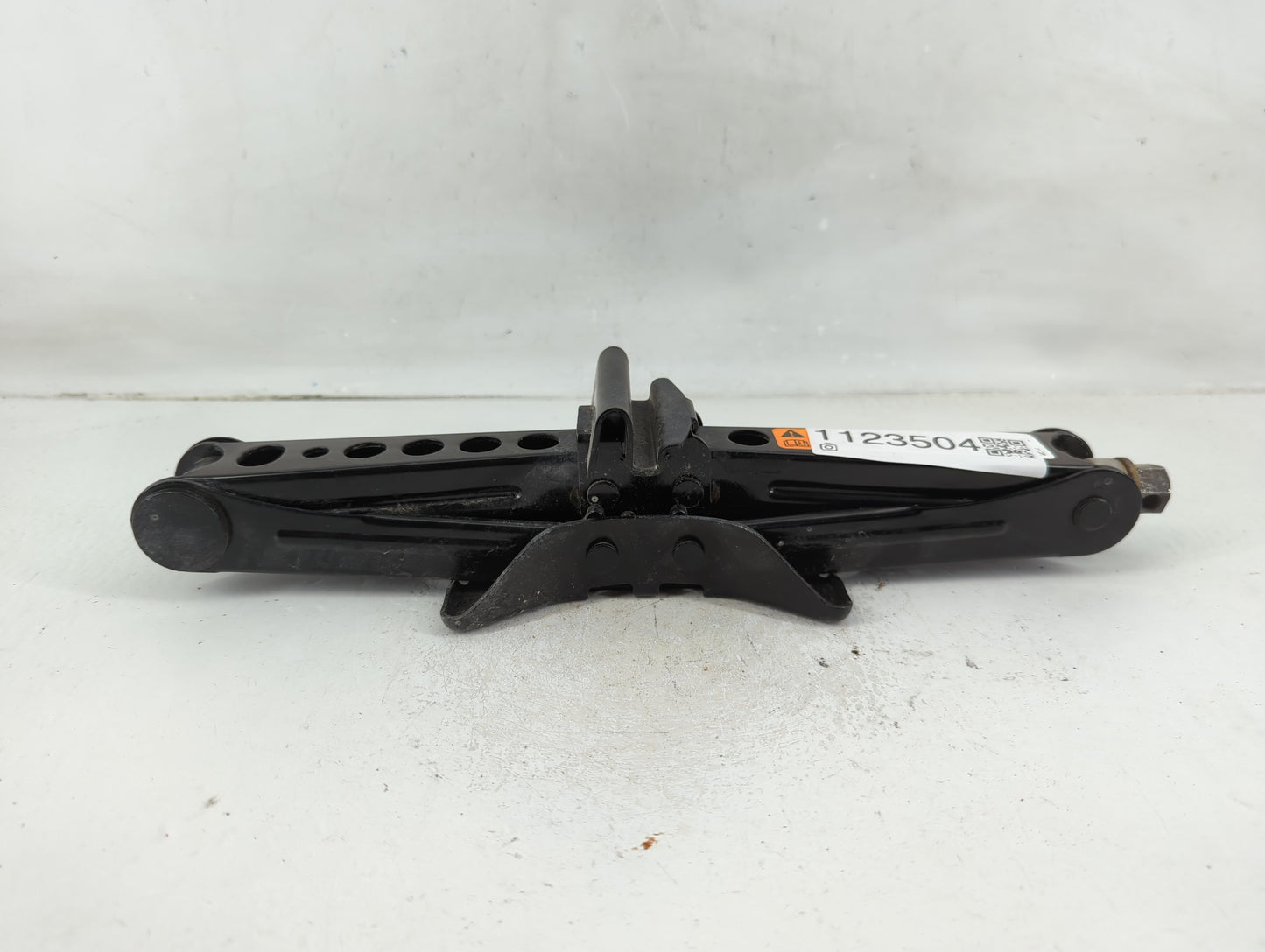2014 Ford Focus Spare Scissor Car Jack 1123504 - Oemusedautoparts1.com