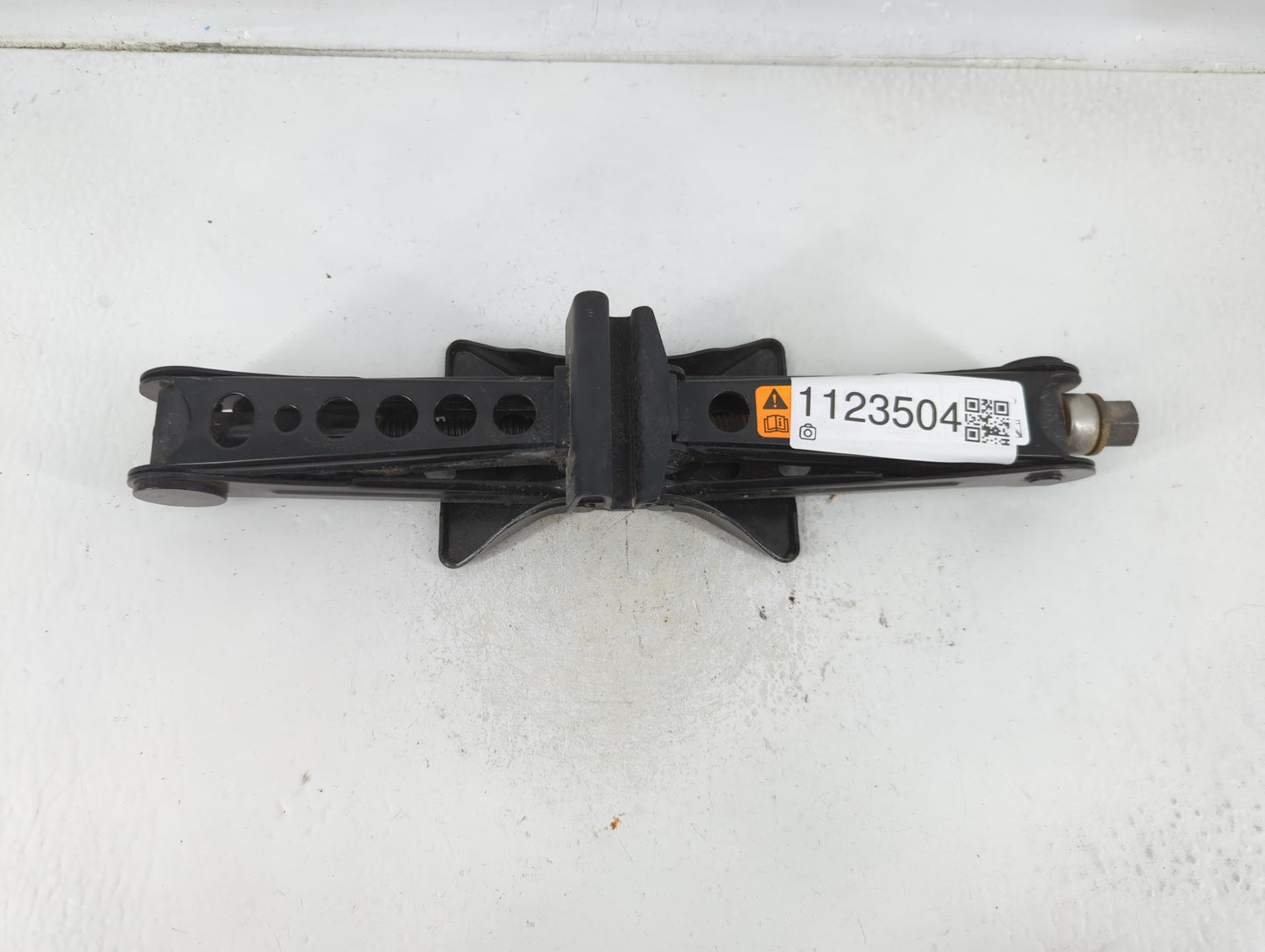 2014 Ford Focus Spare Scissor Car Jack 1123504 - Oemusedautoparts1.com