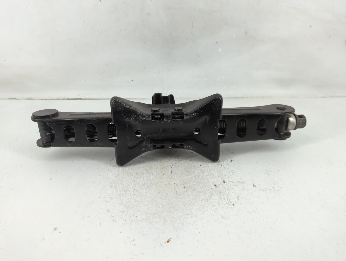 2014 Ford Focus Spare Scissor Car Jack 1123504 - Oemusedautoparts1.com