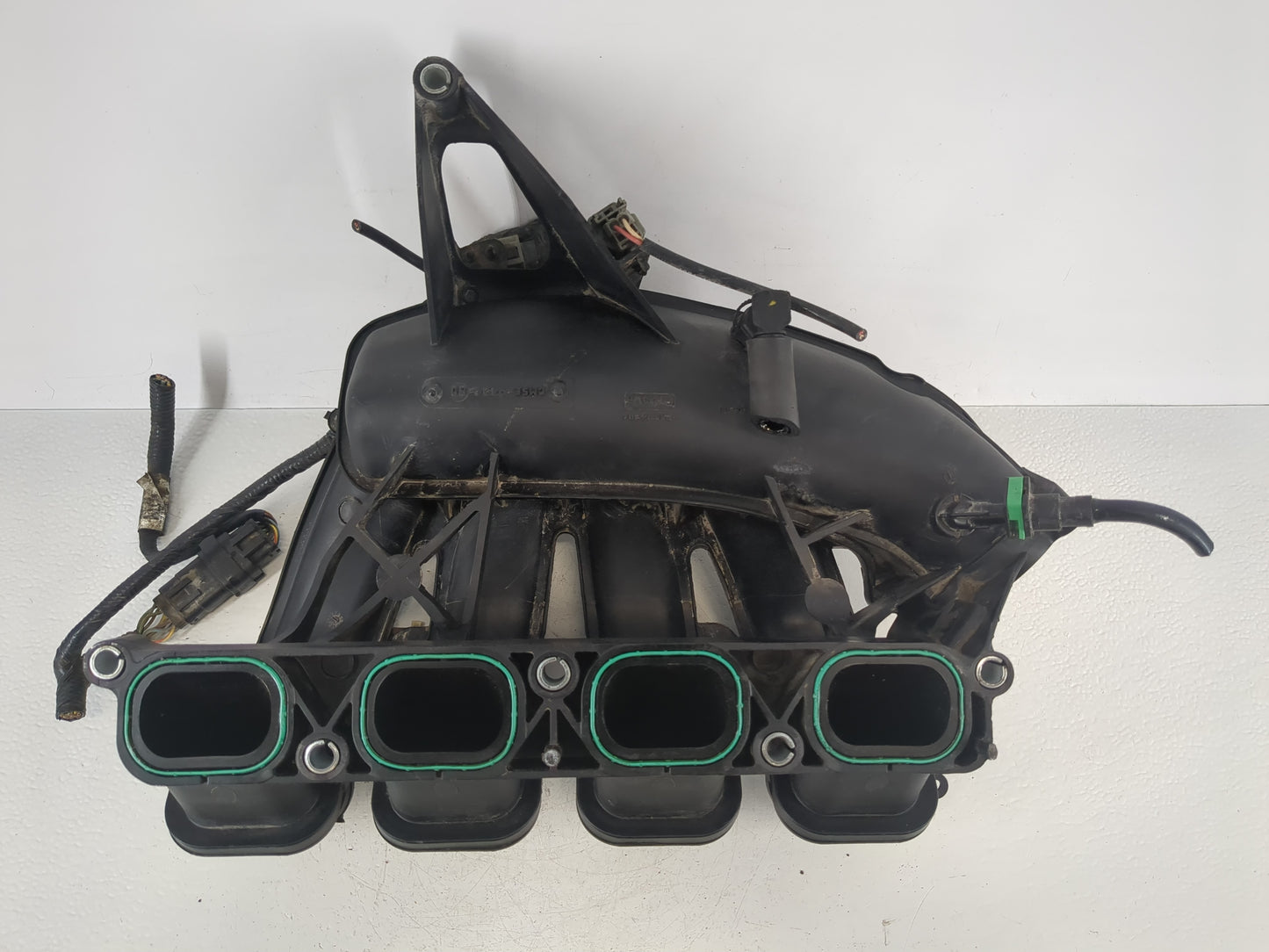 2012-2018 Ford Focus Air Intake Manifold P/N:CM5E-9424 BD Fits Fits 2012 2013 2014 2015 2016 2017 2018 2019 2020 2021 2022 O