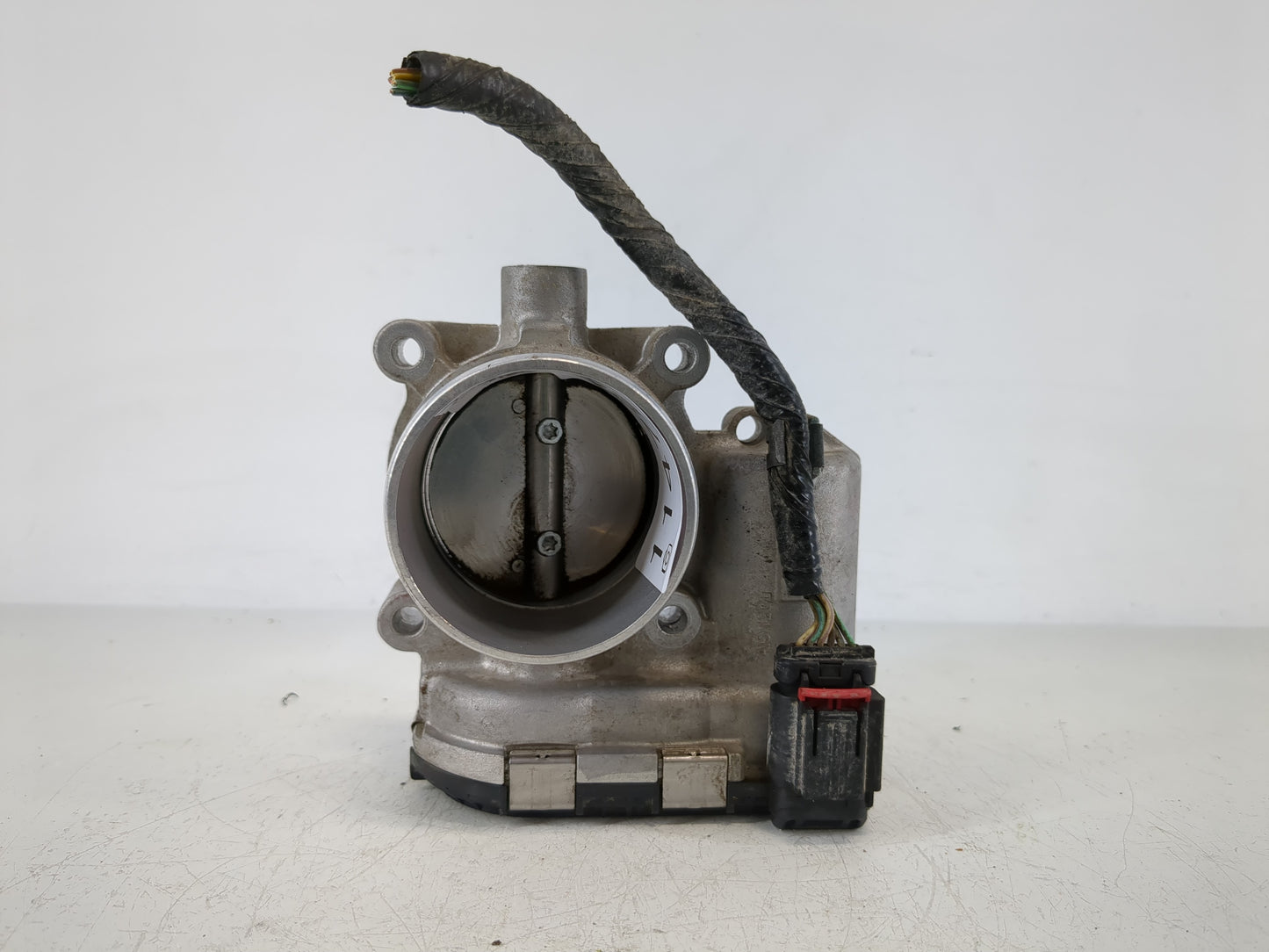 2014-2018 Ford Focus Throttle Body P/N:DS7E-9F991-BB Fits Fits 2014 2015 2016 2017 2018 2019 2020 2021 2022 OEM Used Auto Pa