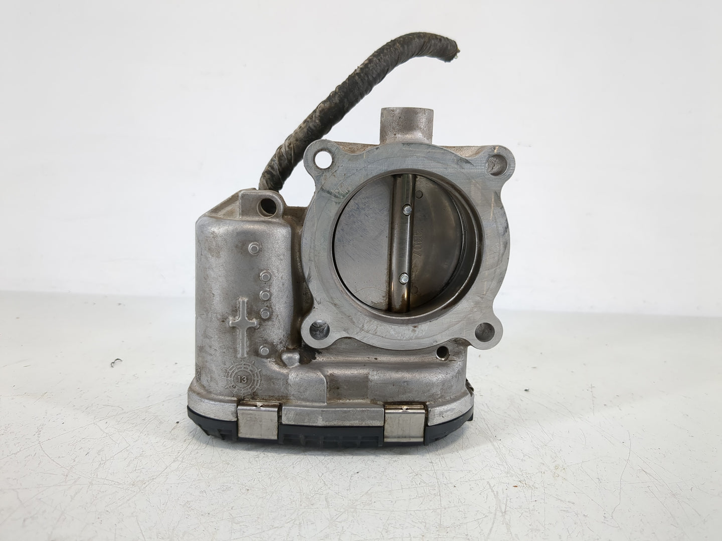 2014-2018 Ford Focus Throttle Body P/N:DS7E-9F991-BB Fits Fits 2014 2015 2016 2017 2018 2019 2020 2021 2022 OEM Used Auto Pa