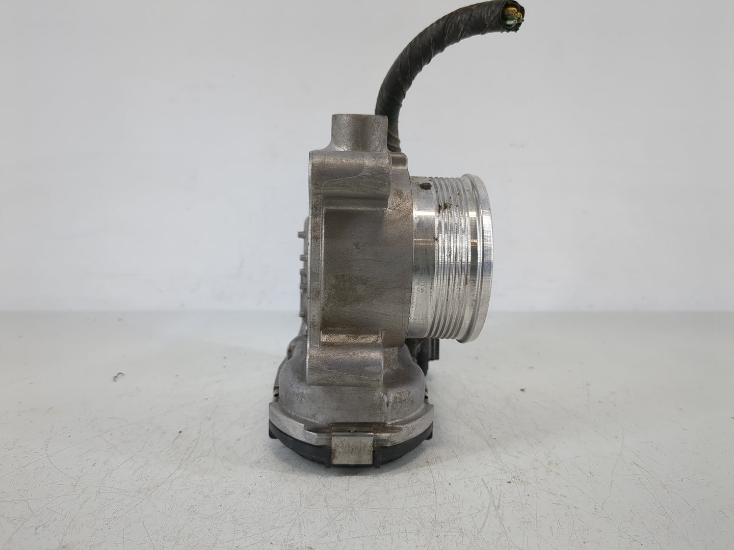 2014-2018 Ford Focus Throttle Body P/N:DS7E-9F991-BB Fits Fits 2014 2015 2016 2017 2018 2019 2020 2021 2022 OEM Used Auto Pa