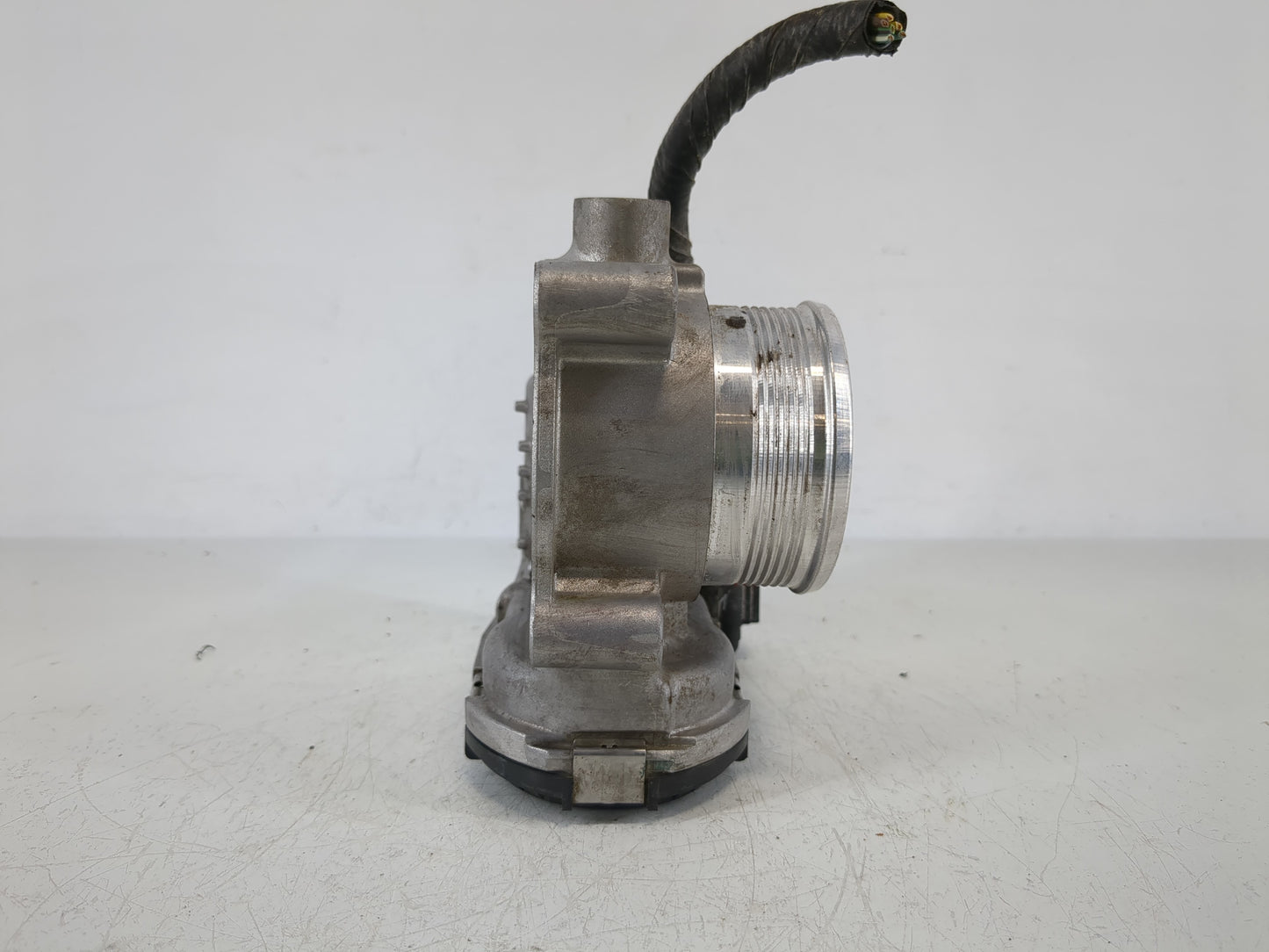 2014-2018 Ford Focus Throttle Body P/N:DS7E-9F991-BB Fits Fits 2014 2015 2016 2017 2018 2019 2020 2021 2022 OEM Used Auto Pa