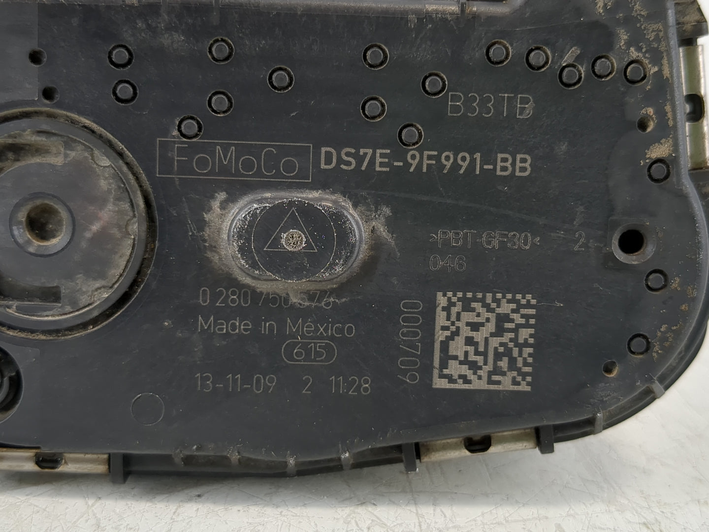 2014-2018 Ford Focus Throttle Body P/N:DS7E-9F991-BB Fits Fits 2014 2015 2016 2017 2018 2019 2020 2021 2022 OEM Used Auto Pa
