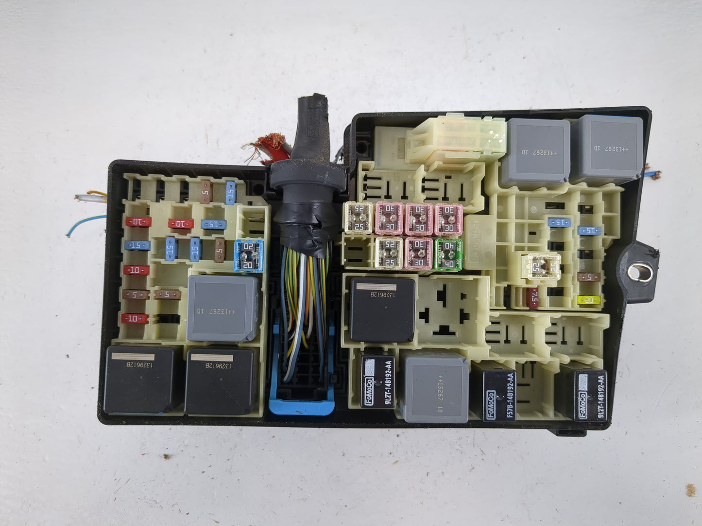 2012-2014 Ford Focus Fusebox Fuse Box Panel Relay Module P/N:5B0Q10107 Fits Fits 2012 2013 2014 OEM Used Auto Parts - Oemuse