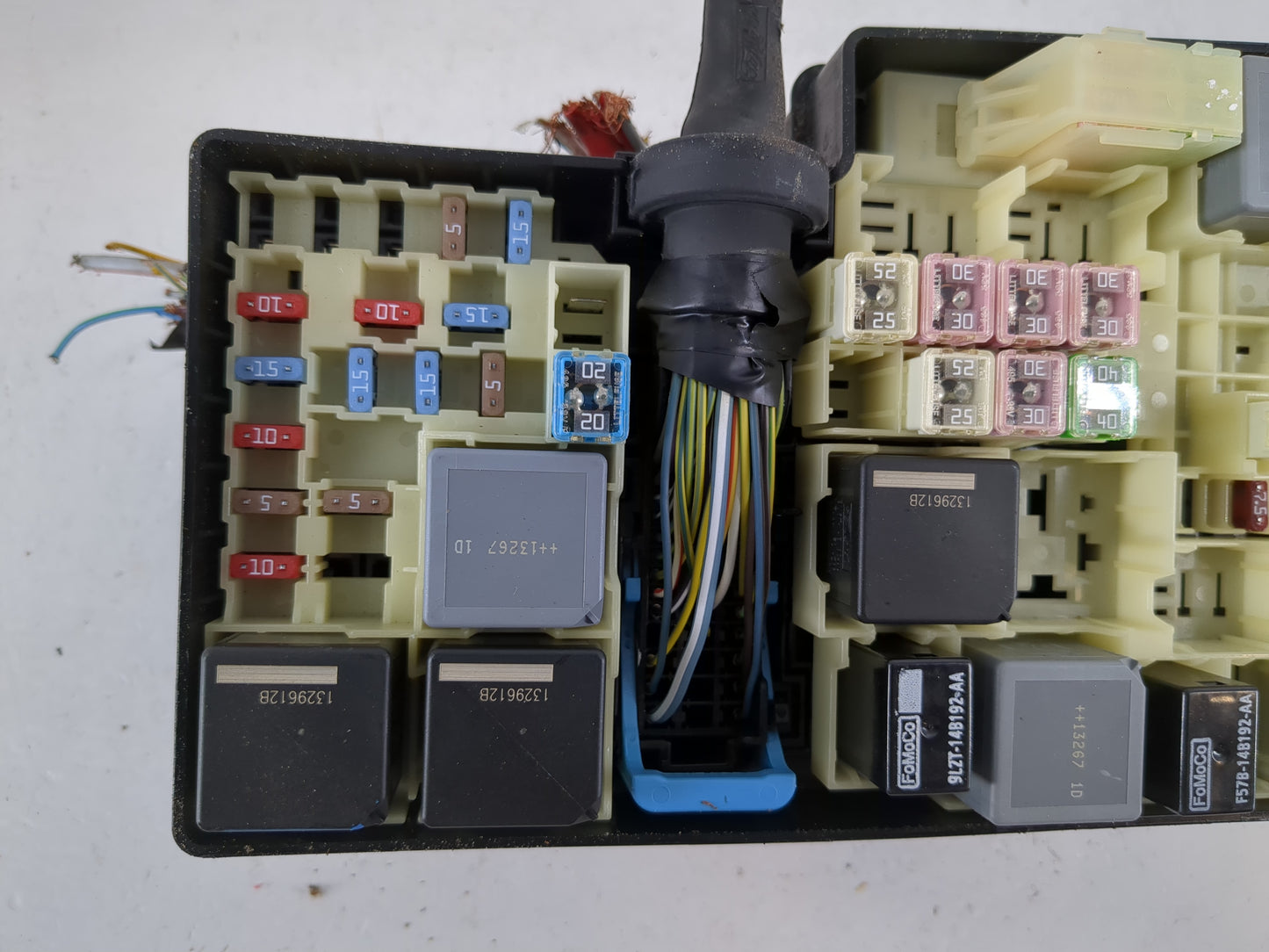 2012-2014 Ford Focus Fusebox Fuse Box Panel Relay Module P/N:5B0Q10107 Fits Fits 2012 2013 2014 OEM Used Auto Parts - Oemuse