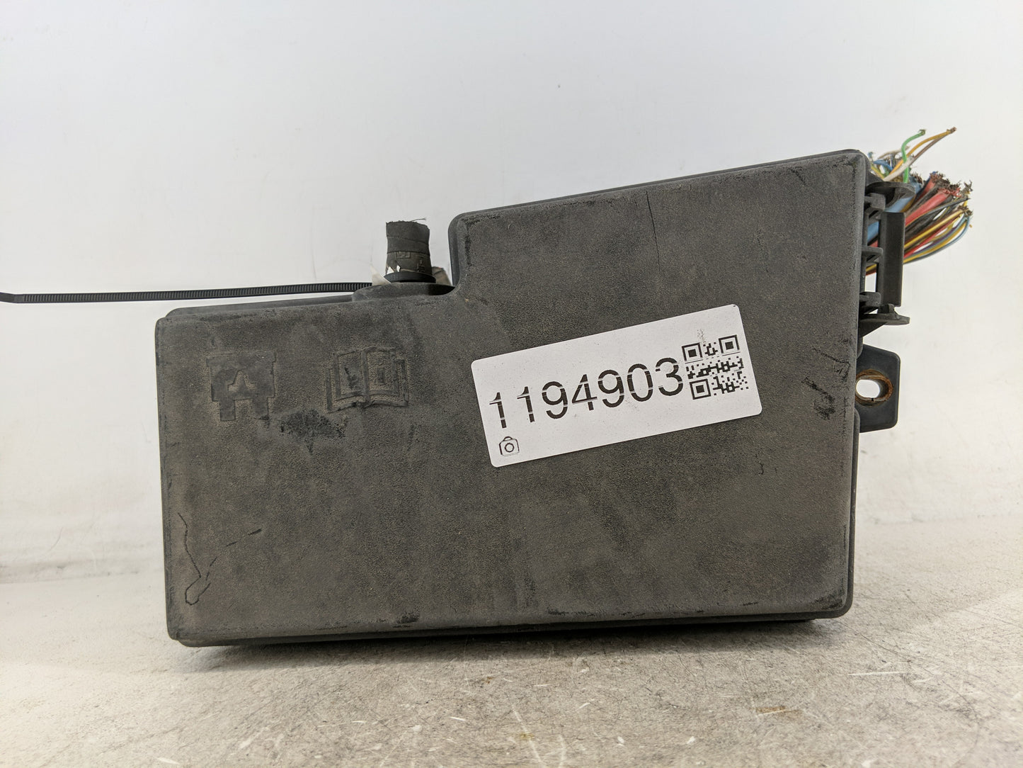 2012-2014 Ford Focus Fusebox Fuse Box Panel Relay Module P/N:AV6T-14A067-AB Fits Fits 2012 2013 2014 OEM Used Auto Parts - O