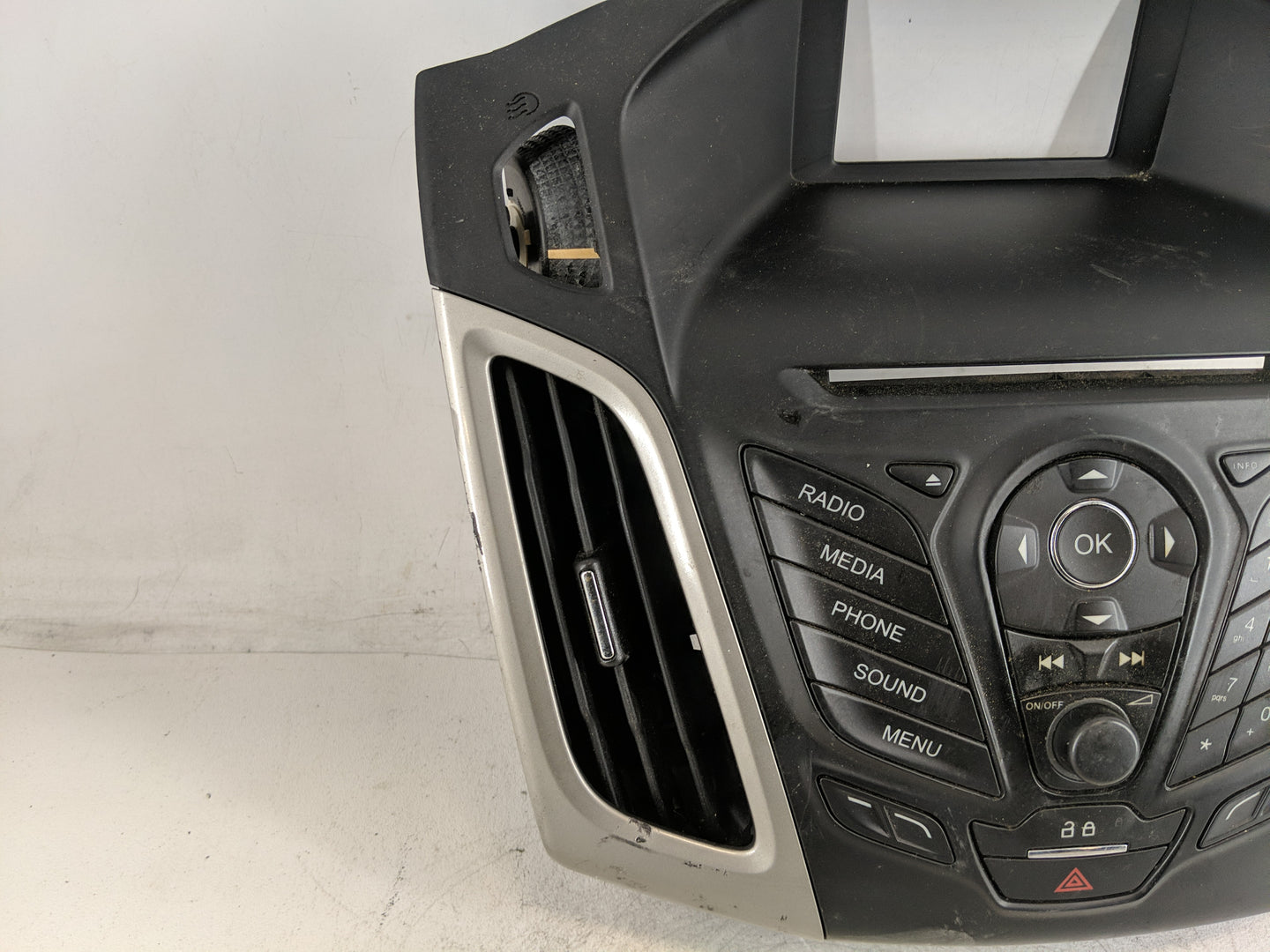 2013-2014 Ford Focus Radio Control Panel - Oemusedautoparts1.com