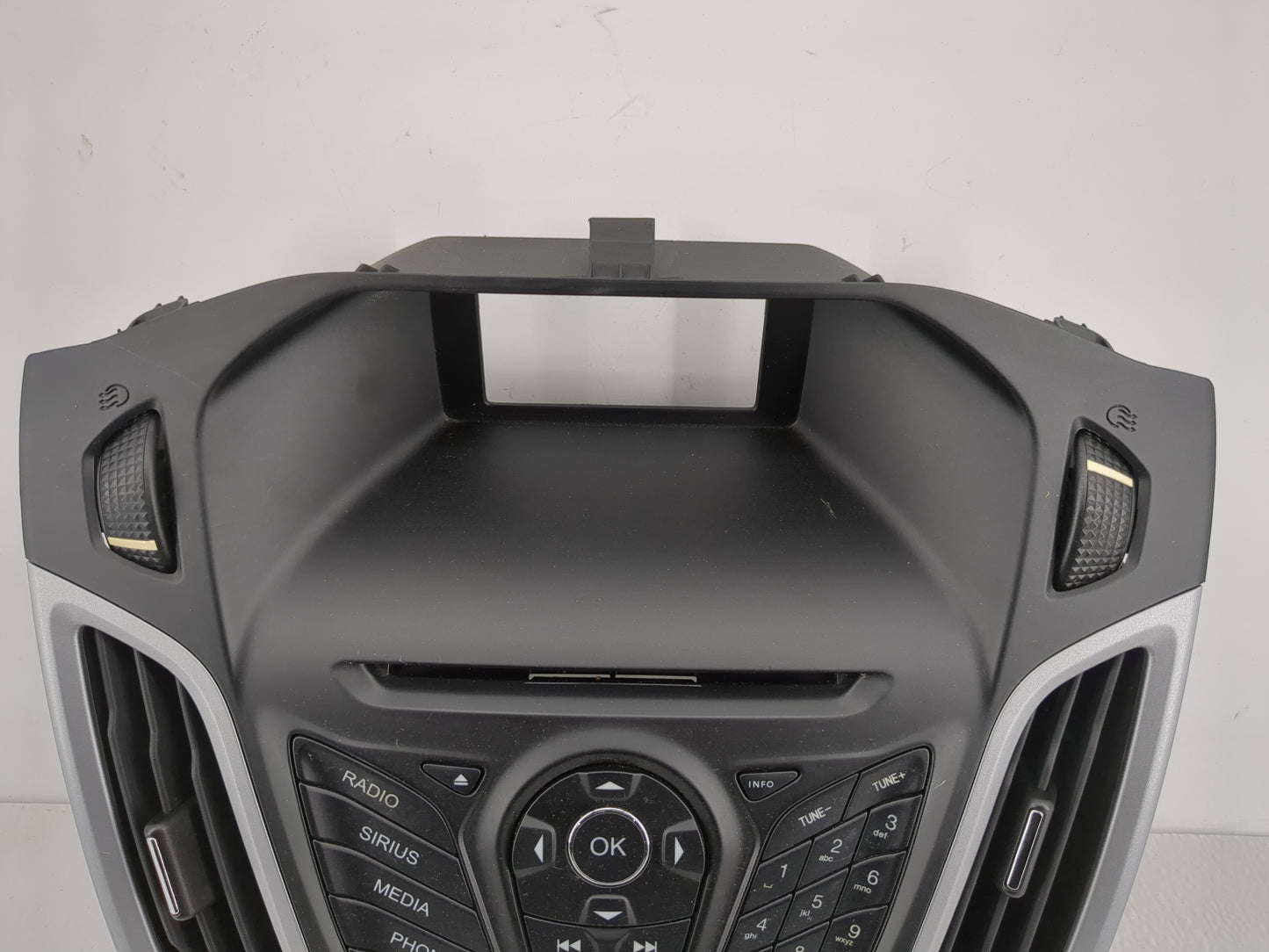 2014 Ford Focus Radio AM FM Cd Player Receiver Replacement P/N:BM51-A014L20-AF-3JA6 CTR-RHS-LOW Fits OEM Used Auto Parts - O
