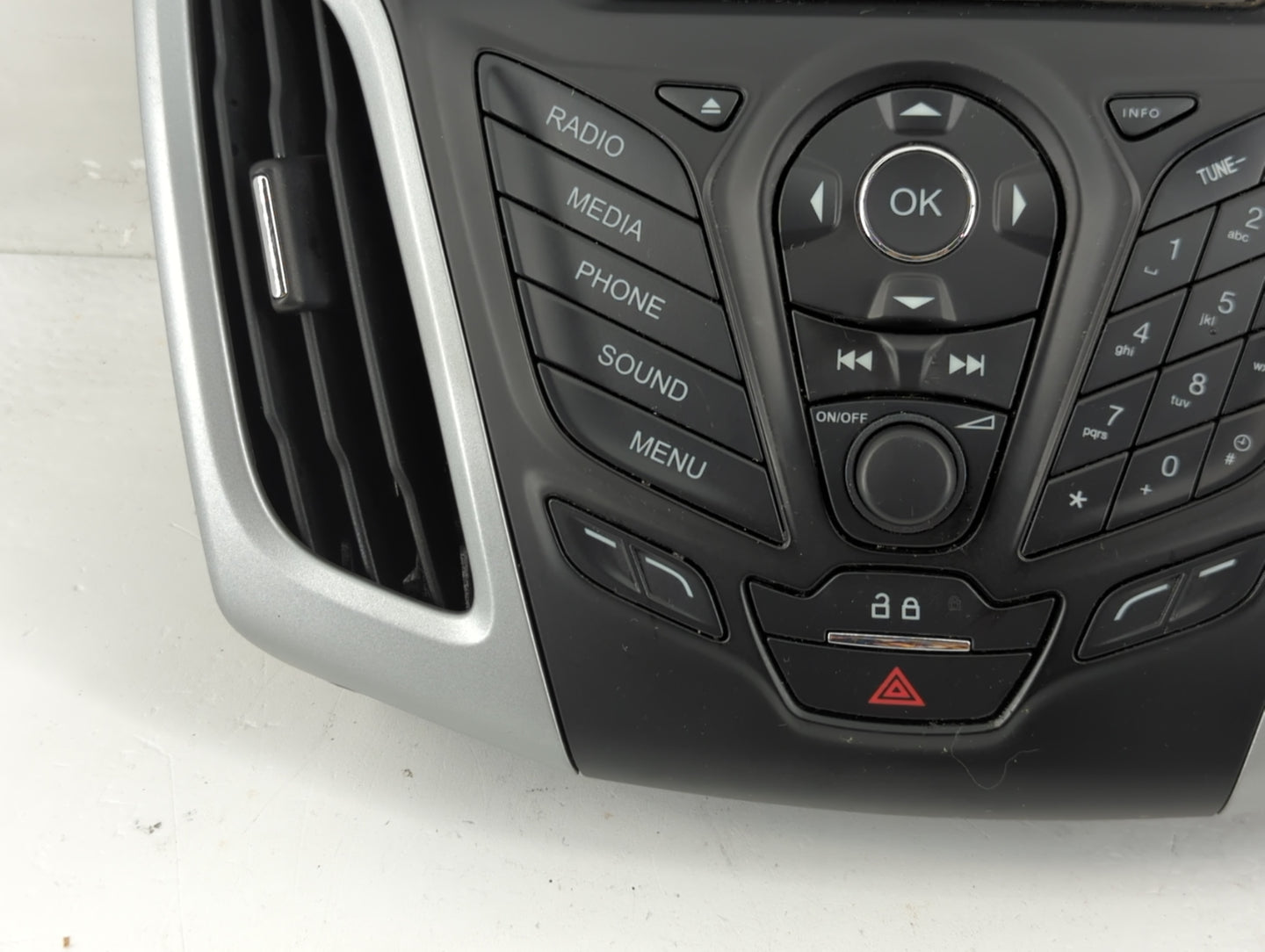 2014 Ford Focus Radio AM FM Cd Player Receiver Replacement P/N:331 452 000 DM5T18K811LA Fits OEM Used Auto Parts - Oemusedau