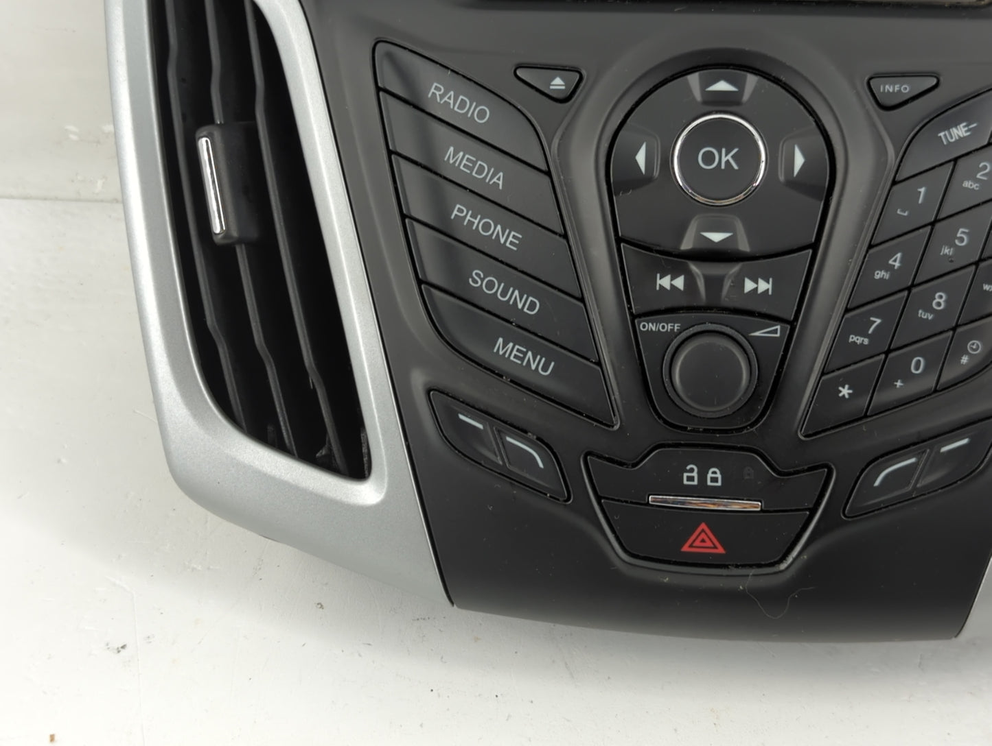 2014 Ford Focus Radio AM FM Cd Player Receiver Replacement P/N:331 452 000 DM5T18K811LA Fits OEM Used Auto Parts - Oemusedau