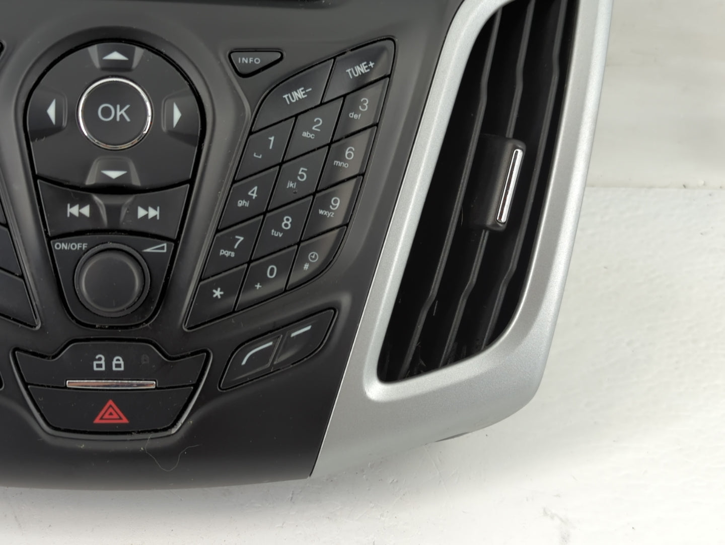 2014 Ford Focus Radio AM FM Cd Player Receiver Replacement P/N:331 452 000 DM5T18K811LA Fits OEM Used Auto Parts - Oemusedau