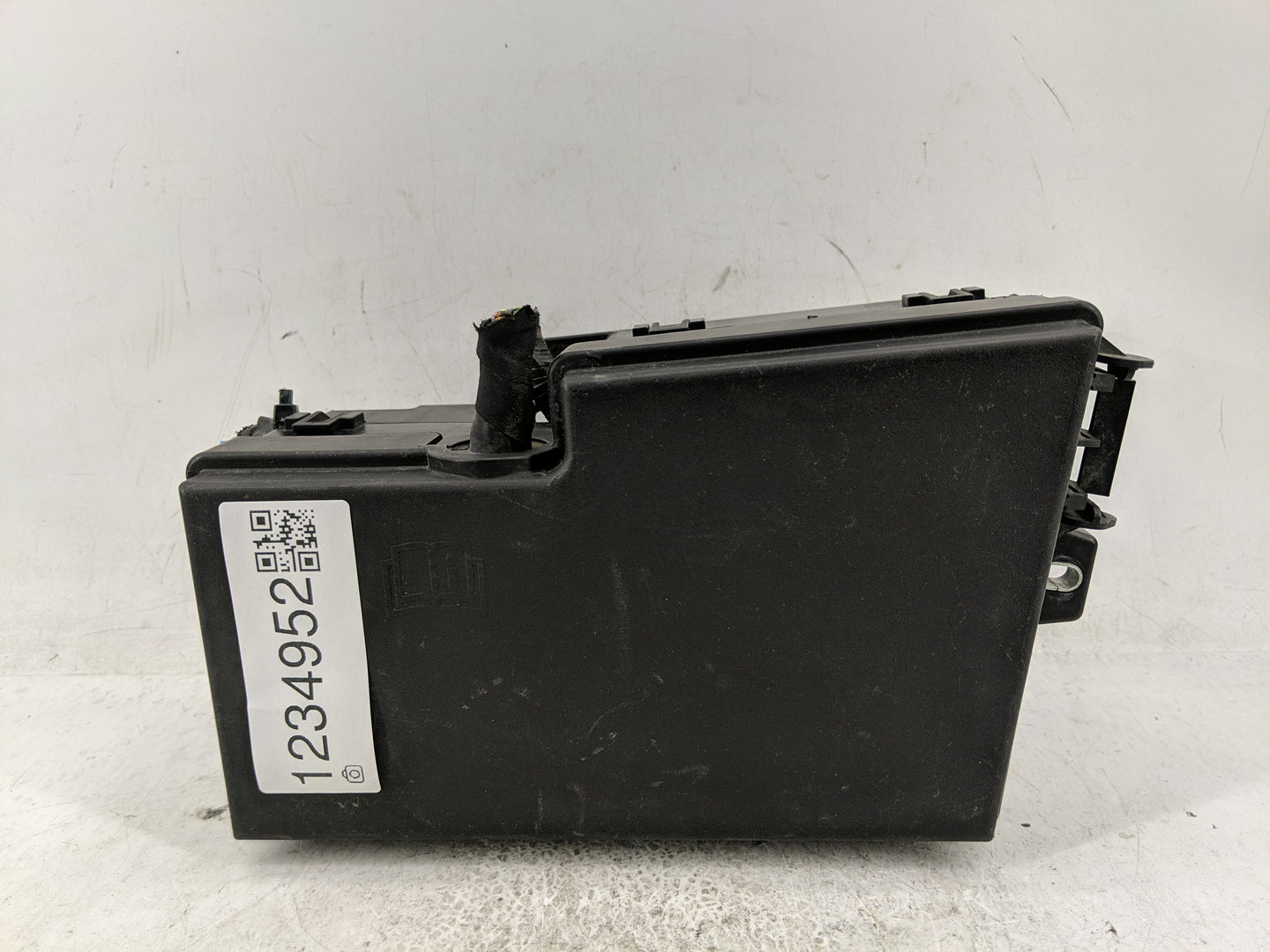 2012-2014 Ford Focus Fusebox Fuse Box Panel Relay Module P/N:DV6T-14A073-CE Fits Fits 2012 2013 2014 OEM Used Auto Parts - O