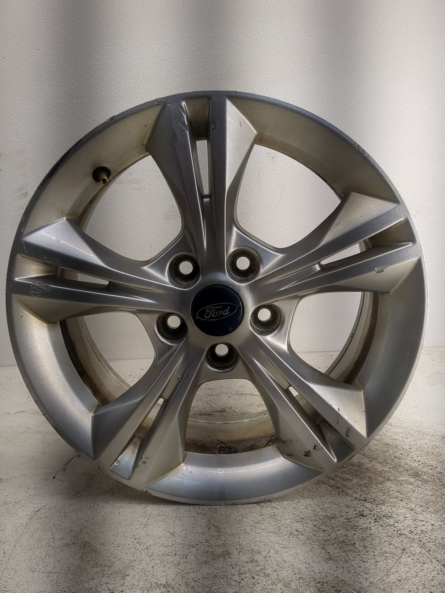 2012-2014 Ford Focus Oem Wheel Rim - Oemusedautoparts1.com