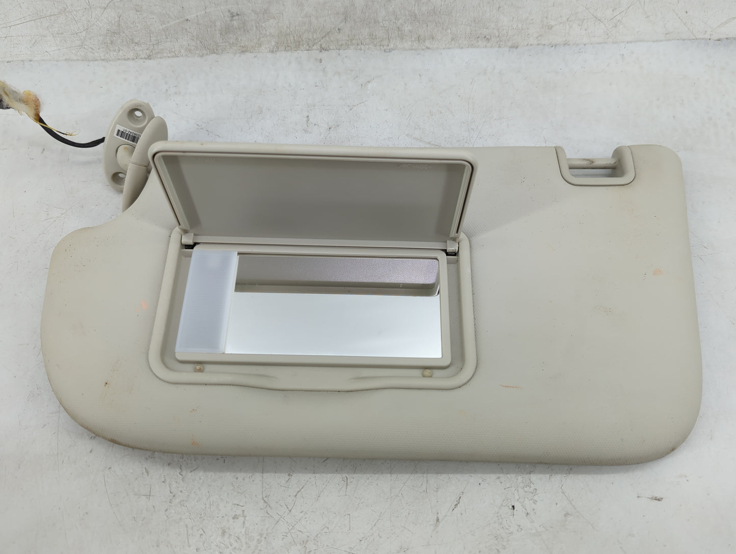 2013-2018 Ford Focus Sun Visor Shade Replacement Driver Left Mirror Fits Fits 2013 2014 2015 2016 2017 2018 OEM Used Auto Pa