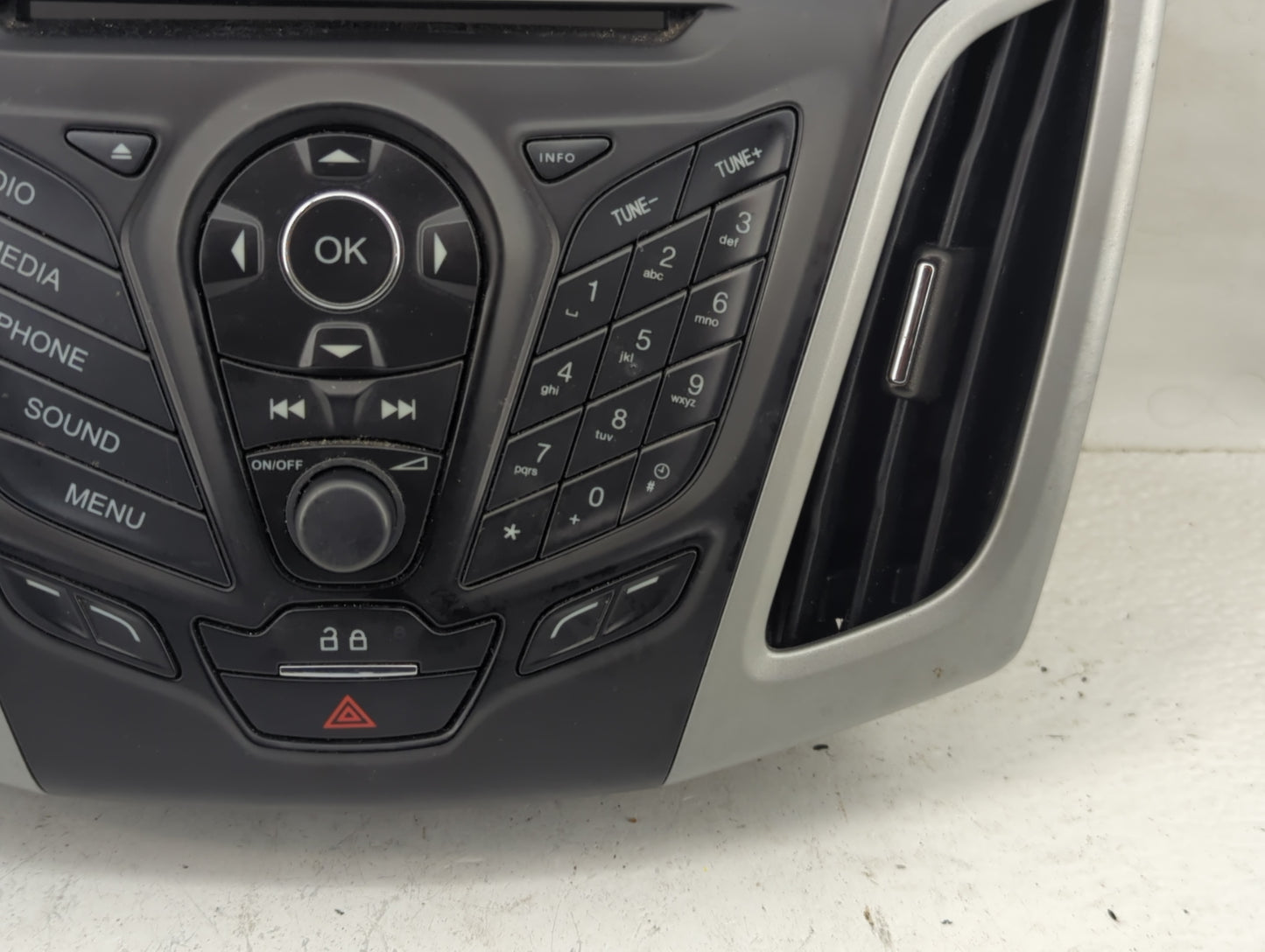2013-2014 Ford Focus Radio Control Panel - Oemusedautoparts1.com