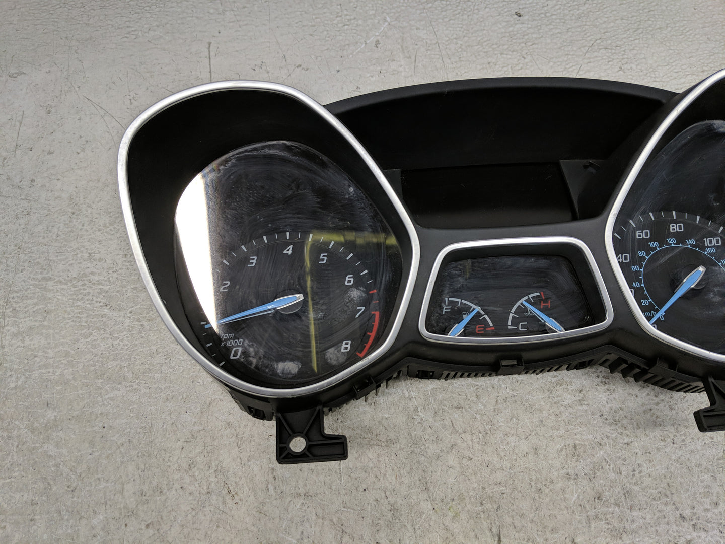 2013-2014 Ford Focus Instrument Cluster Speedometer Gauges P/N:CM5T-10849-CTG Fits Fits 2013 2014 OEM Used Auto Parts - Oemu