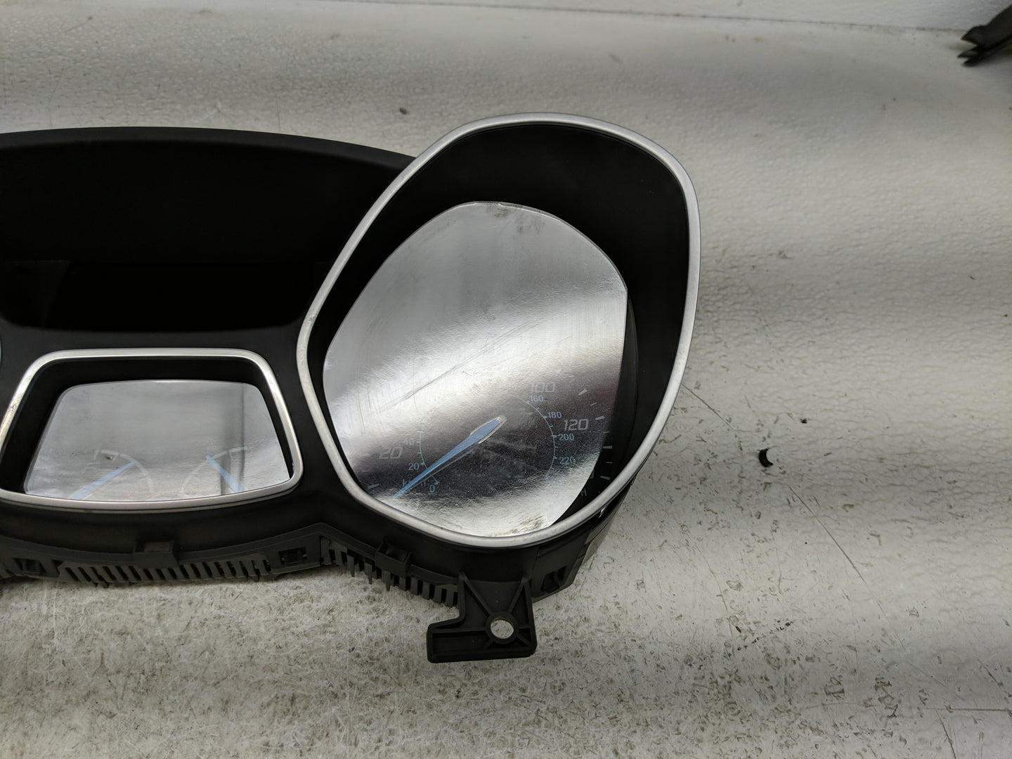 2013-2014 Ford Focus Instrument Cluster Speedometer Gauges P/N:CM5T-10849-CTG Fits Fits 2013 2014 OEM Used Auto Parts - Oemu