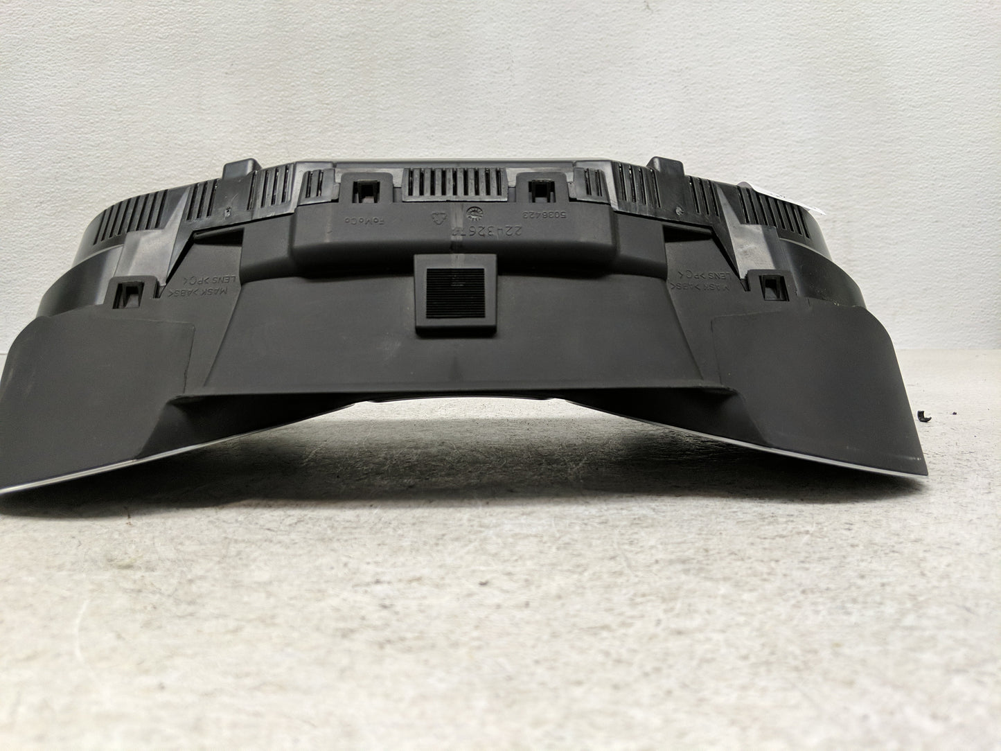 2013-2014 Ford Focus Instrument Cluster Speedometer Gauges P/N:CM5T-10849-CTG Fits Fits 2013 2014 OEM Used Auto Parts - Oemu