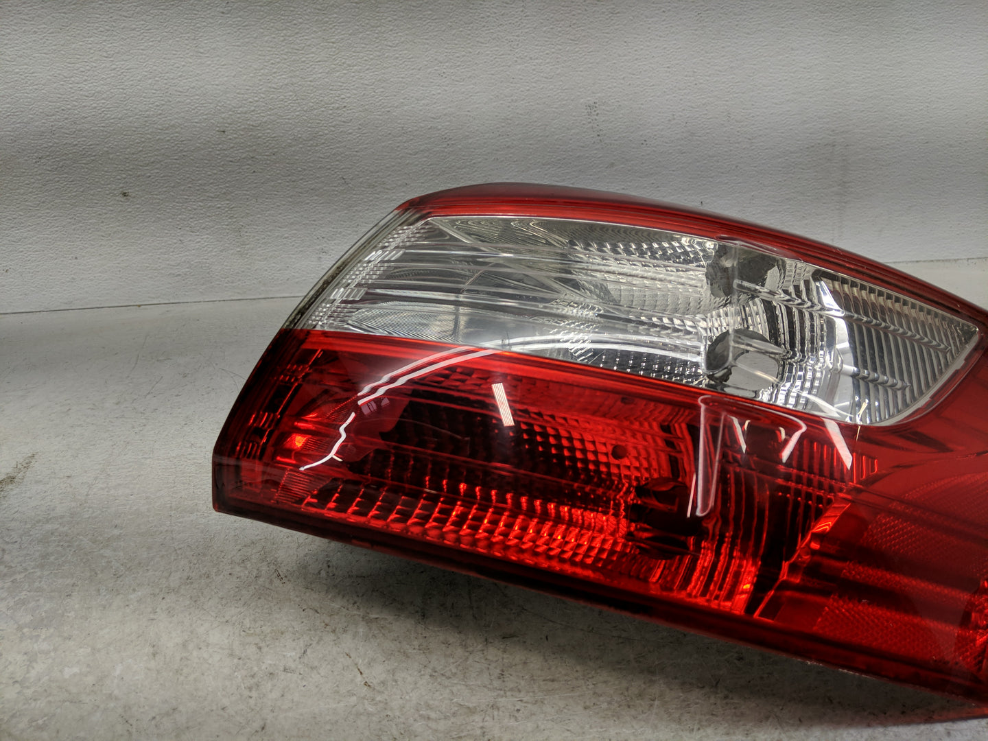 2012-2014 Ford Focus Tail Light Assembly Passenger Right OEM P/N:CP93-13404-A BM51-13404-LE Fits Fits 2012 2013 2014 OEM Use