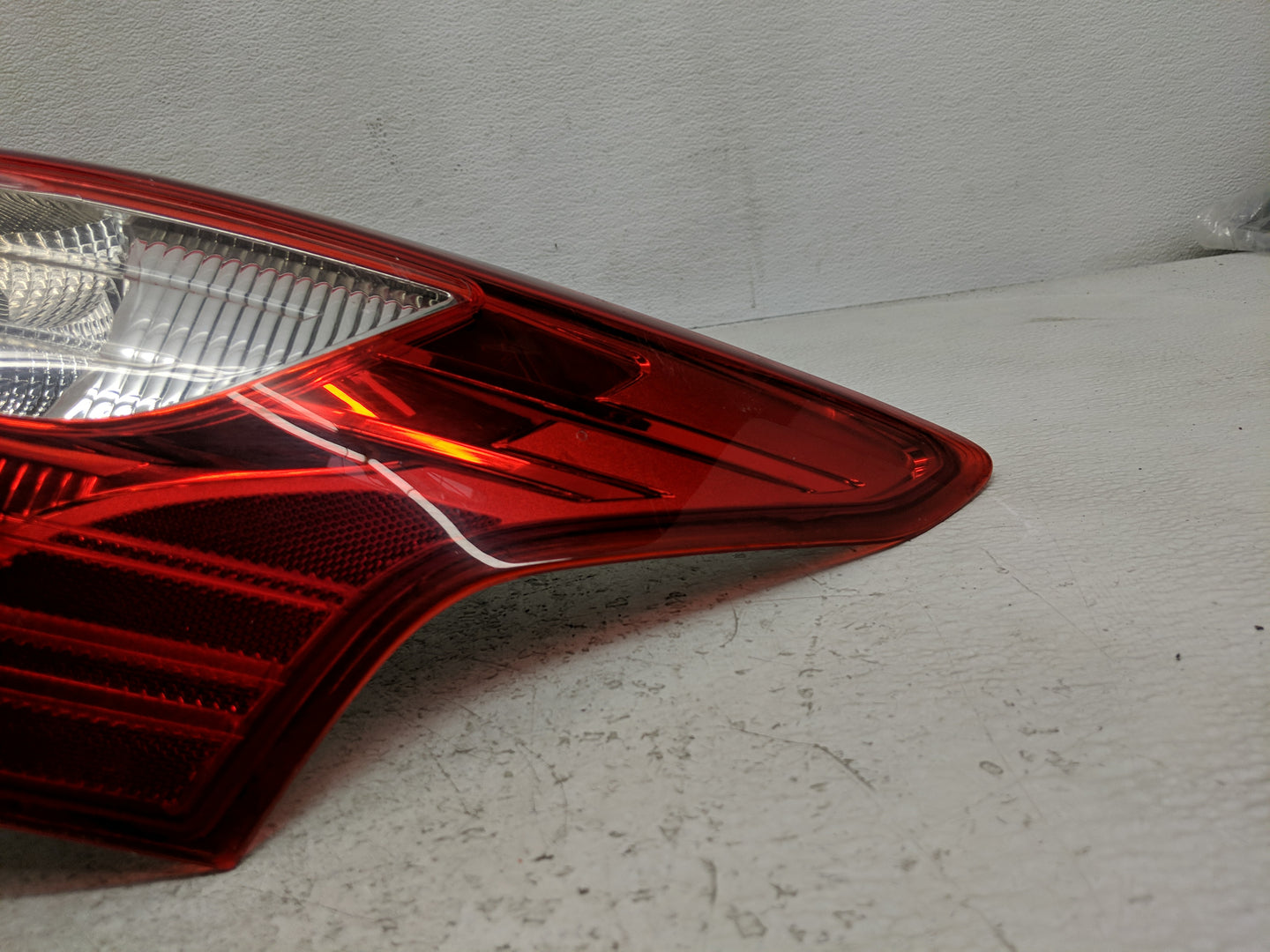 2012-2014 Ford Focus Tail Light Assembly Passenger Right OEM P/N:CP93-13404-A BM51-13404-LE Fits Fits 2012 2013 2014 OEM Use
