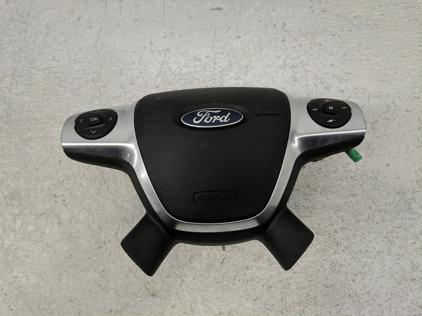 2014-2018 Ford Focus Air Bag Driver Left Steering Wheel Mounted P/N:EM51A042B85BA3ZHE Fits Fits 2014 2015 2016 2017 2018 OEM