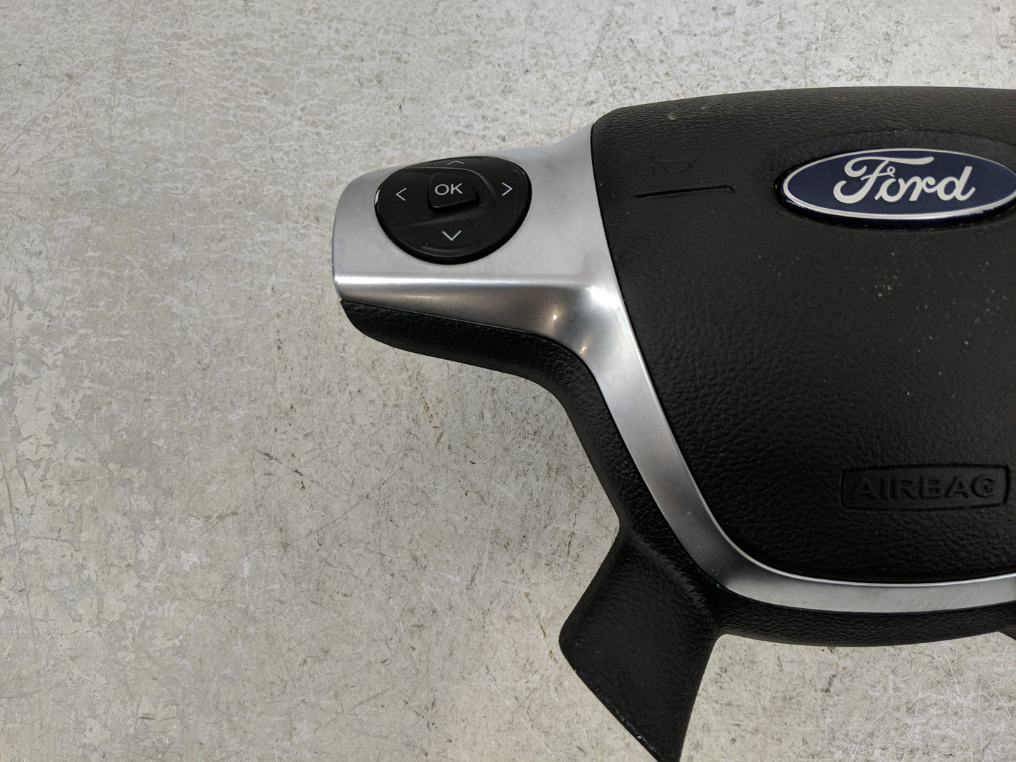 2014-2018 Ford Focus Air Bag Driver Left Steering Wheel Mounted P/N:EM51A042B85BA3ZHE Fits Fits 2014 2015 2016 2017 2018 OEM