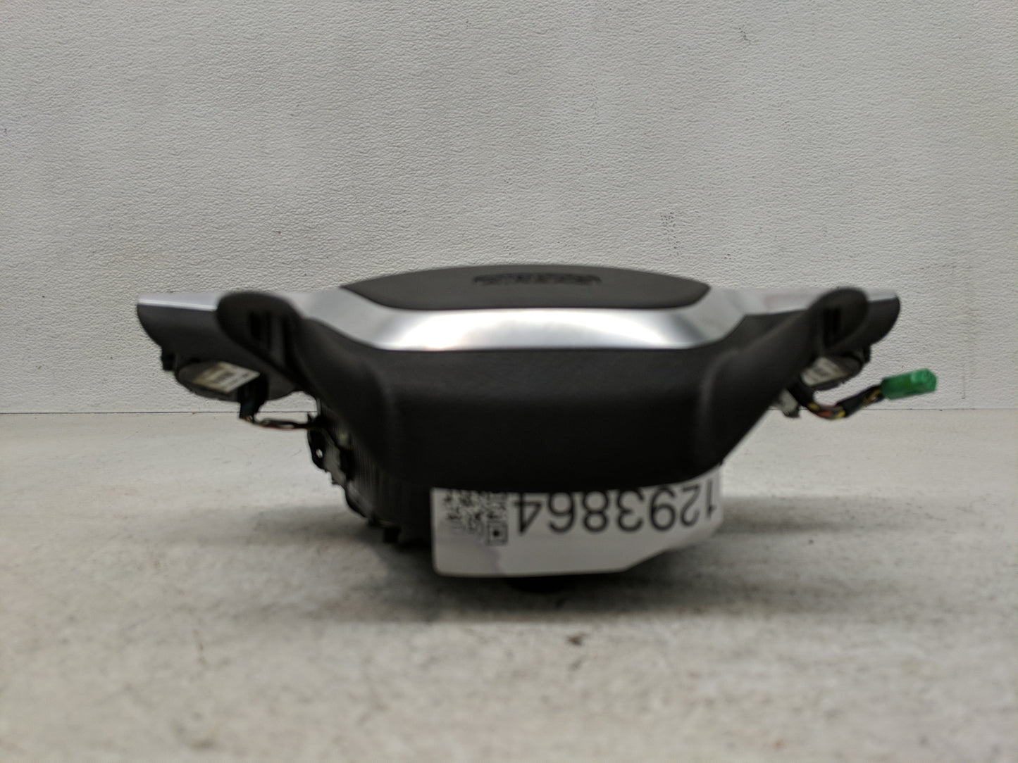 2014-2018 Ford Focus Air Bag Driver Left Steering Wheel Mounted P/N:EM51A042B85BA3ZHE Fits Fits 2014 2015 2016 2017 2018 OEM
