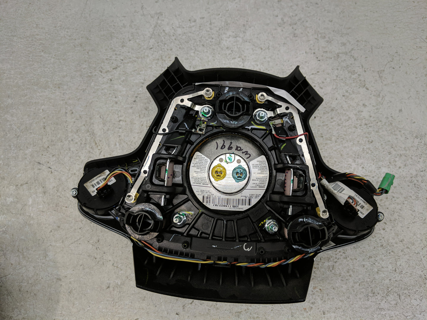 2014-2018 Ford Focus Air Bag Driver Left Steering Wheel Mounted P/N:EM51A042B85BA3ZHE Fits Fits 2014 2015 2016 2017 2018 OEM