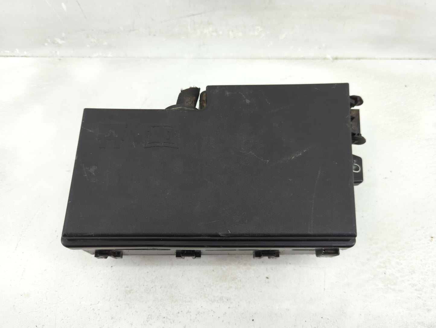 2012-2014 Ford Focus Fusebox Fuse Box Panel Relay Module P/N:19197-000-001 AV6T-14A076-AB, 21090 000 001 Fits Fits 2012 2013
