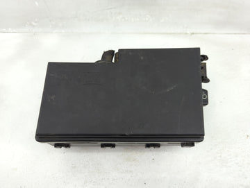 2012-2014 Ford Focus Fusebox Fuse Box Panel Relay Module P/N:19197-000-001 AV6T-14A076-AB, 21090 000 001 Fits Fits 2012 2013
