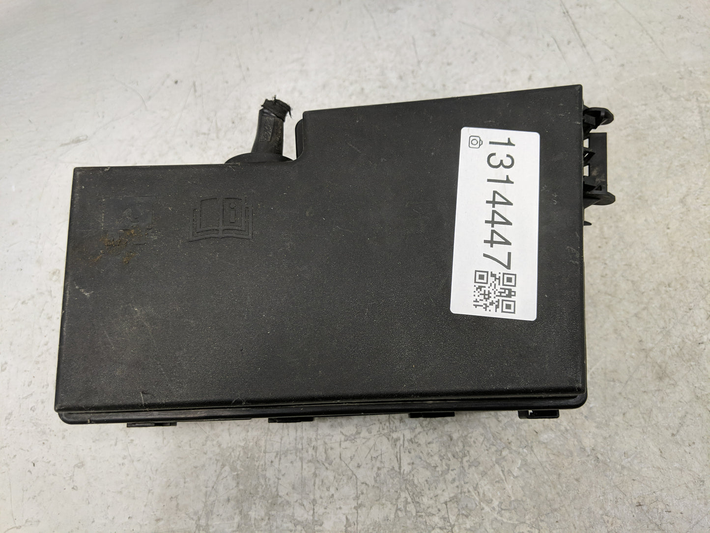 2012-2014 Ford Focus Fusebox Fuse Box Panel Relay Module P/N:3B0UF0100 19197-000-001, AV6T-14A076-AB Fits Fits 2012 2013 201