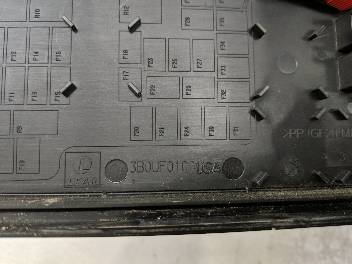 2012-2014 Ford Focus Fusebox Fuse Box Panel Relay Module P/N:3B0UF0100 19197-000-001, AV6T-14A076-AB Fits Fits 2012 2013 201