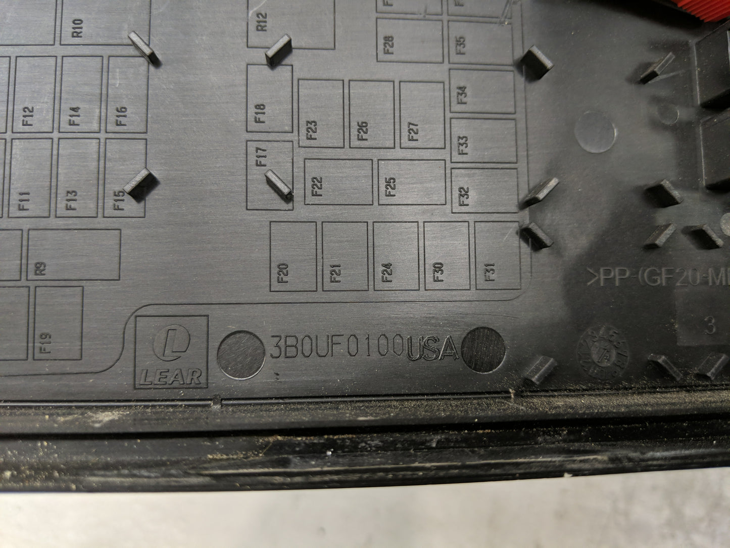 2012-2014 Ford Focus Fusebox Fuse Box Panel Relay Module P/N:3B0UF0100 19197-000-001, AV6T-14A076-AB Fits Fits 2012 2013 201