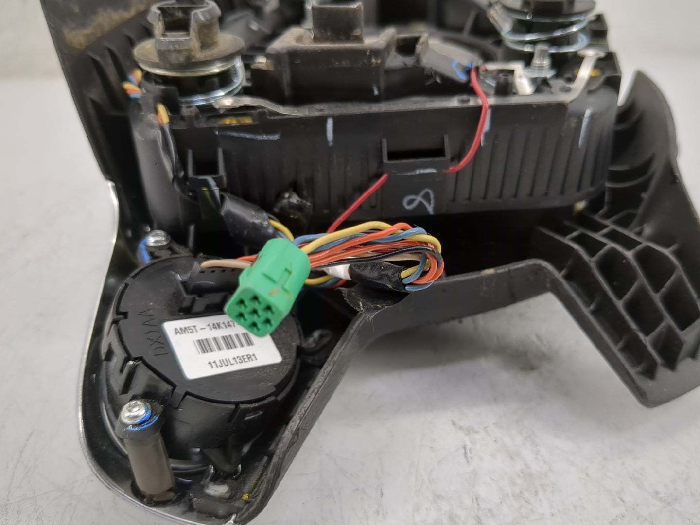 2014 Ford Focus Air Bag Driver Left Steering Wheel Mounted P/N:CM51 A042B85 DD3ZHE Fits OEM Used Auto Parts - Oemusedautopar