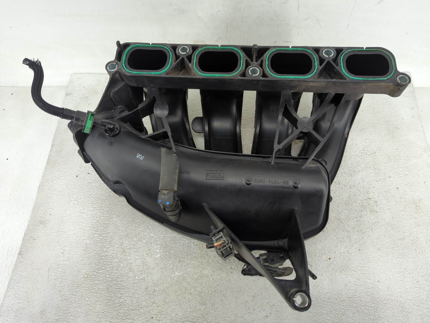 2012-2018 Ford Focus Air Intake Manifold P/N:CM5E-9424-BD Fits Fits 2012 2013 2014 2015 2016 2017 2018 2019 2020 2021 2022 O