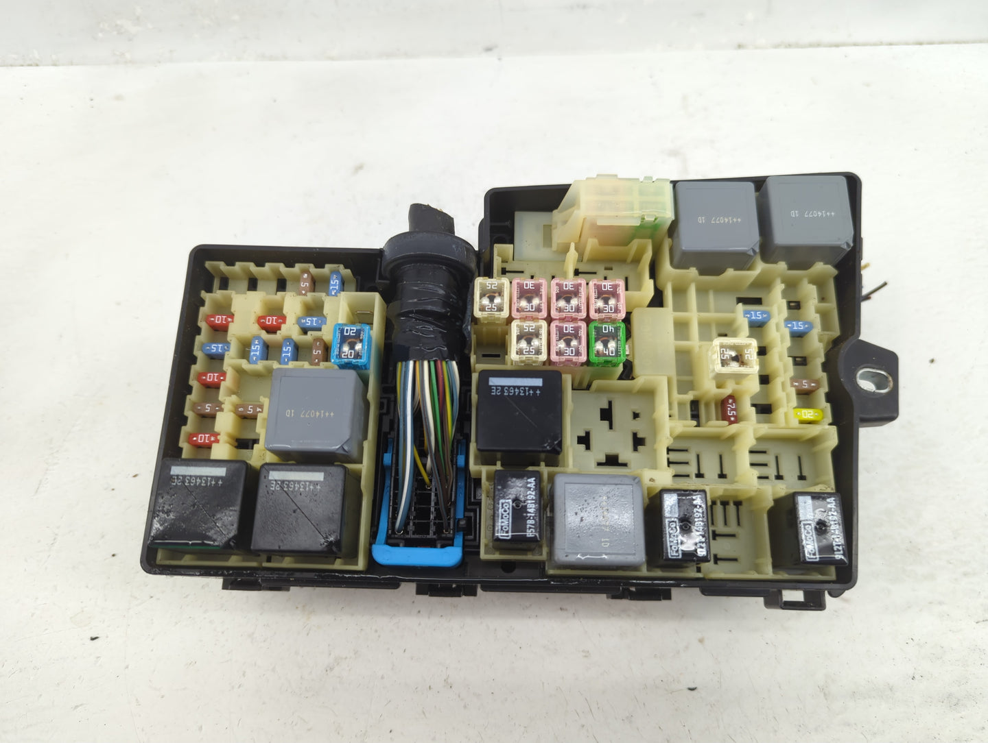 2012-2014 Ford Focus Fusebox Fuse Box Panel Relay Module P/N:21090 000 001 Fits Fits 2012 2013 2014 OEM Used Auto Parts - Oe