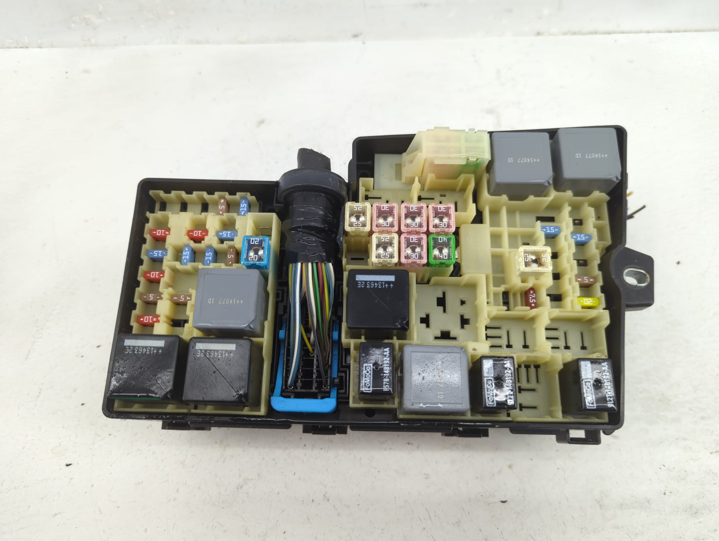 2012-2014 Ford Focus Fusebox Fuse Box Panel Relay Module P/N:21090 000 001 Fits Fits 2012 2013 2014 OEM Used Auto Parts - Oe