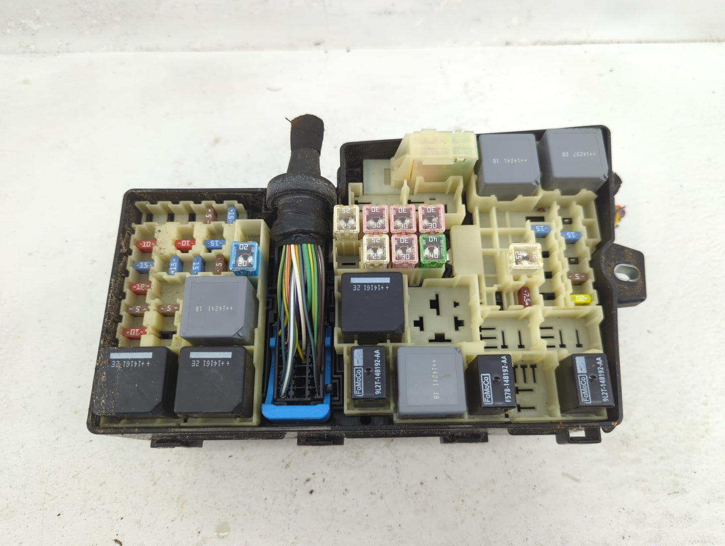 2012-2014 Ford Focus Fusebox Fuse Box Panel Relay Module P/N:AV6T-14A076-A3 Fits Fits 2012 2013 2014 OEM Used Auto Parts - O