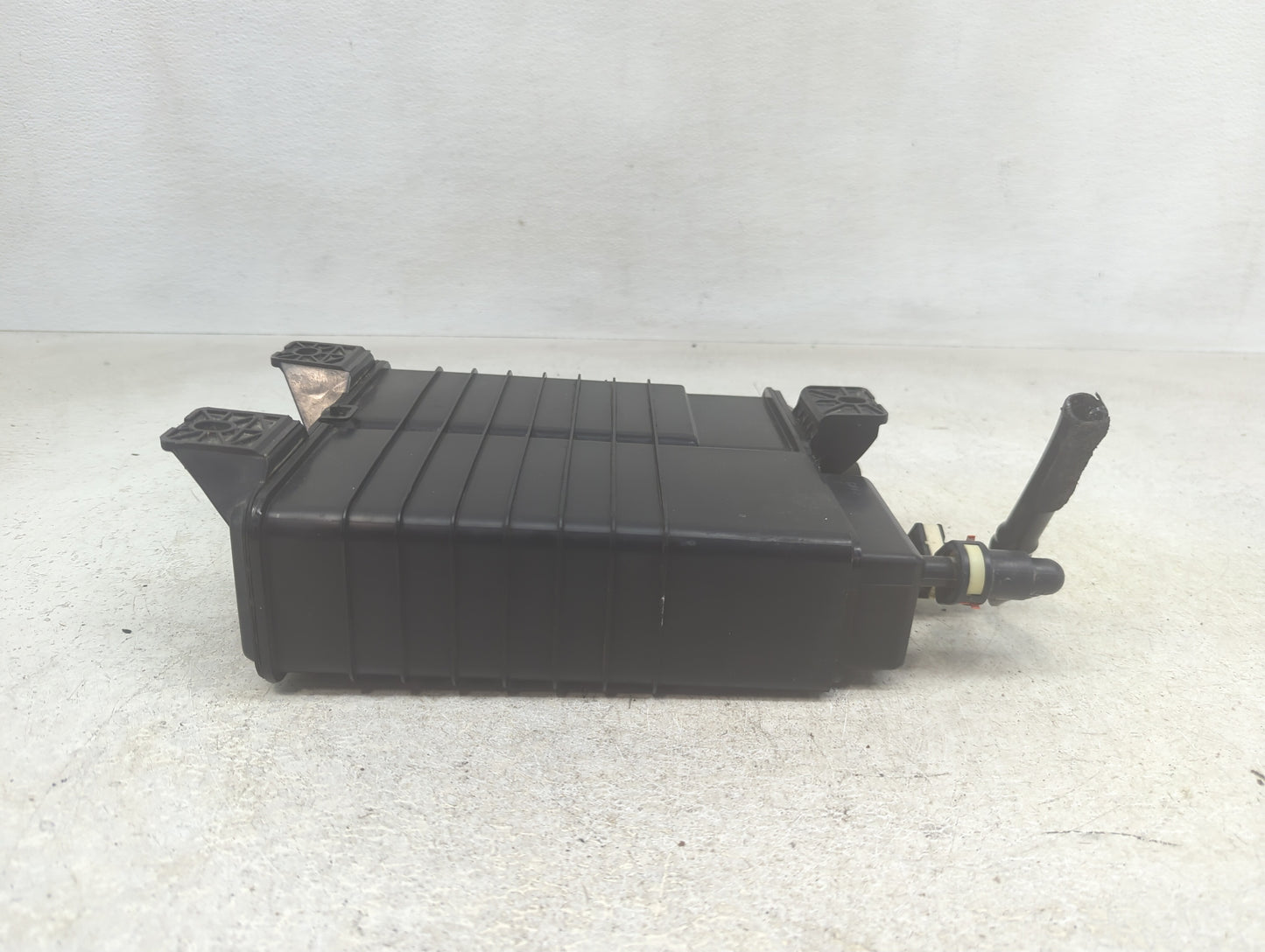 2014 Ford Focus Fuel Vapor Charcoal Canister 1392388 - Oemusedautoparts1.com