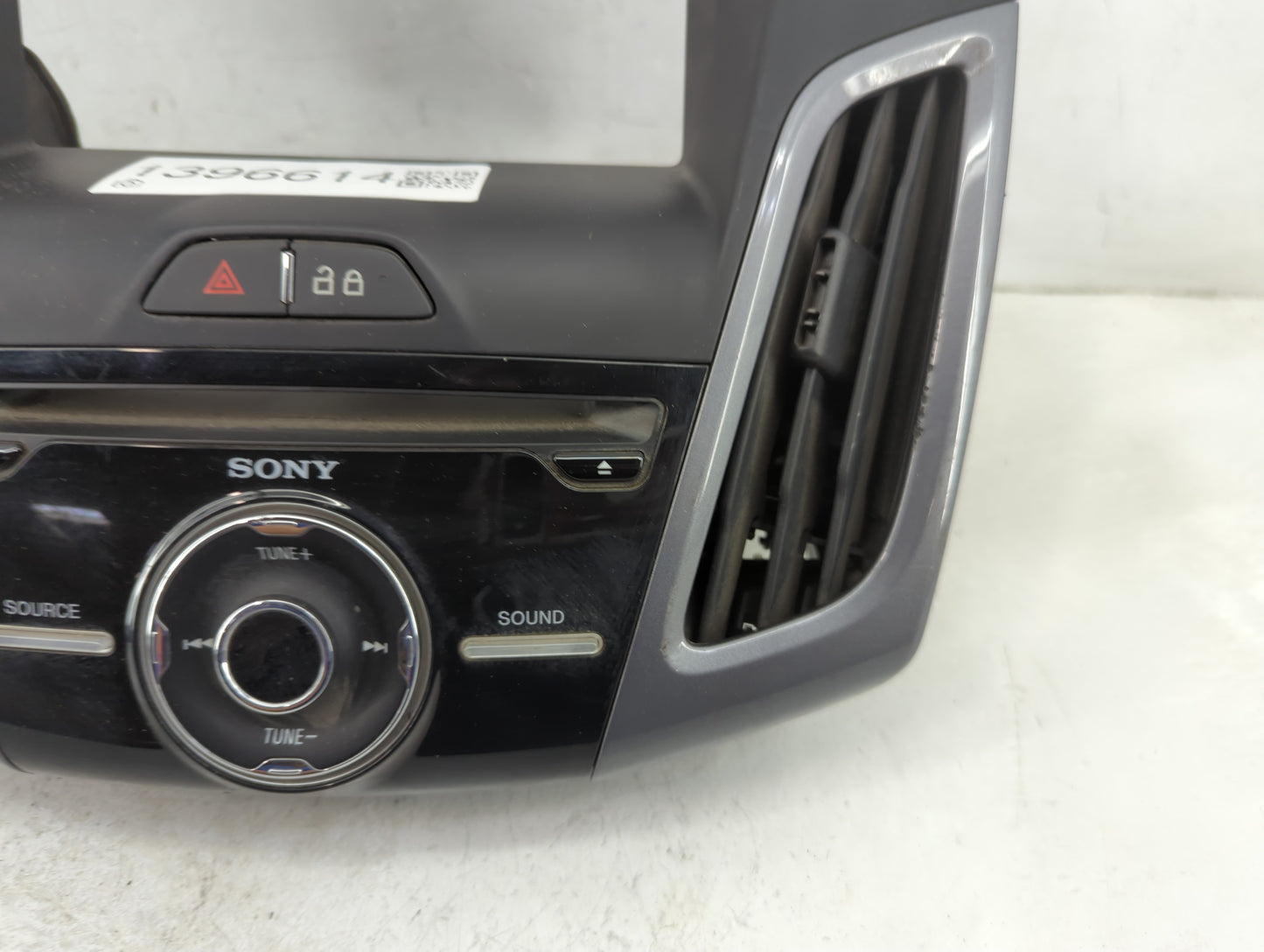 2013-2014 Ford Focus Radio AM FM Cd Player Receiver Replacement P/N:DM51-18835-A Fits Fits 2013 2014 OEM Used Auto Parts - O